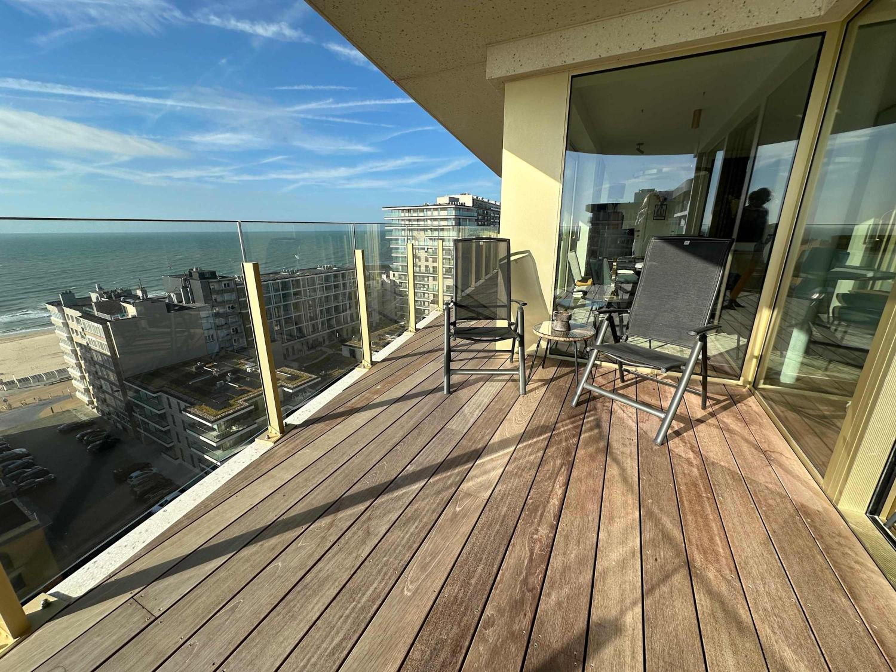 Huswell - Spacious apartment with huge terrace with sea view