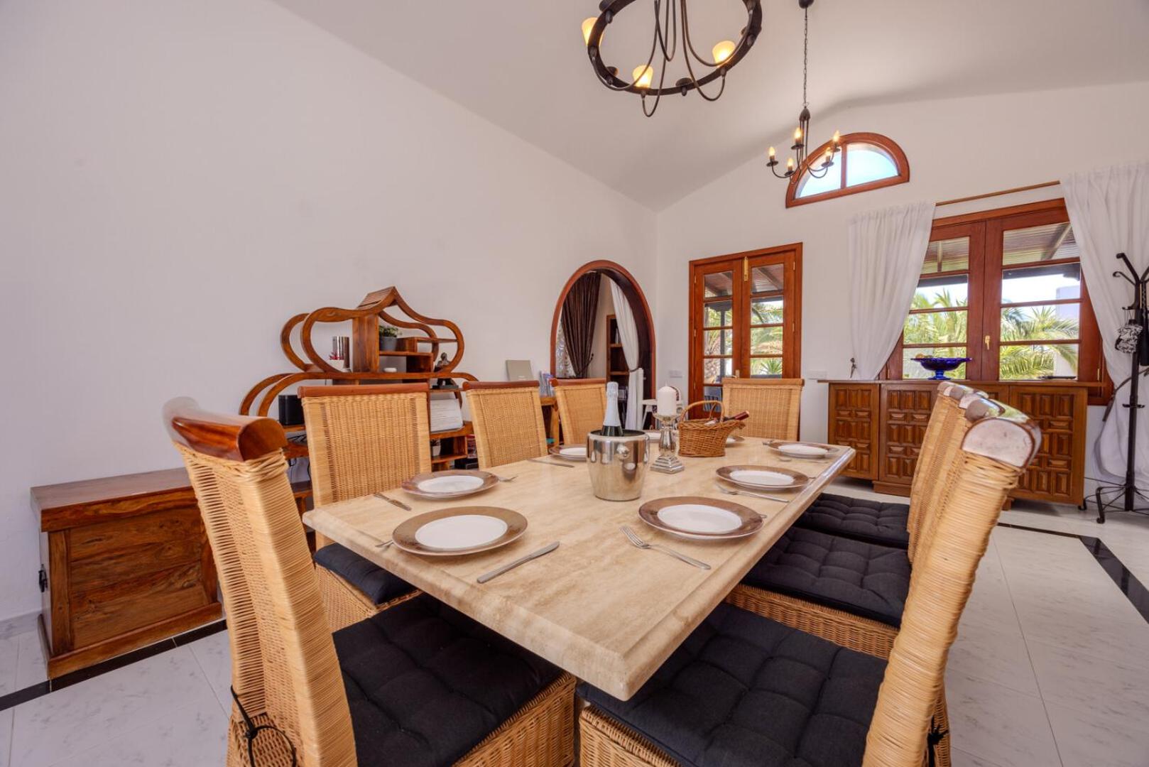 Villa Victoria just 150 metres from Playa Bastian Costa Teguise