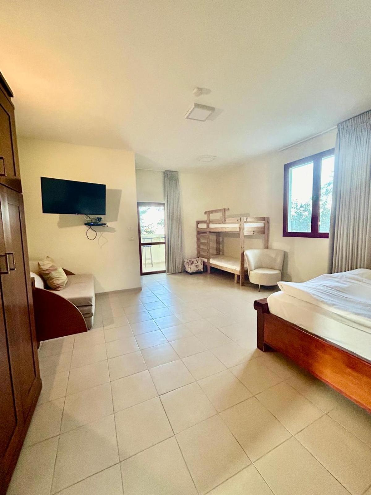 Estehar Hotel