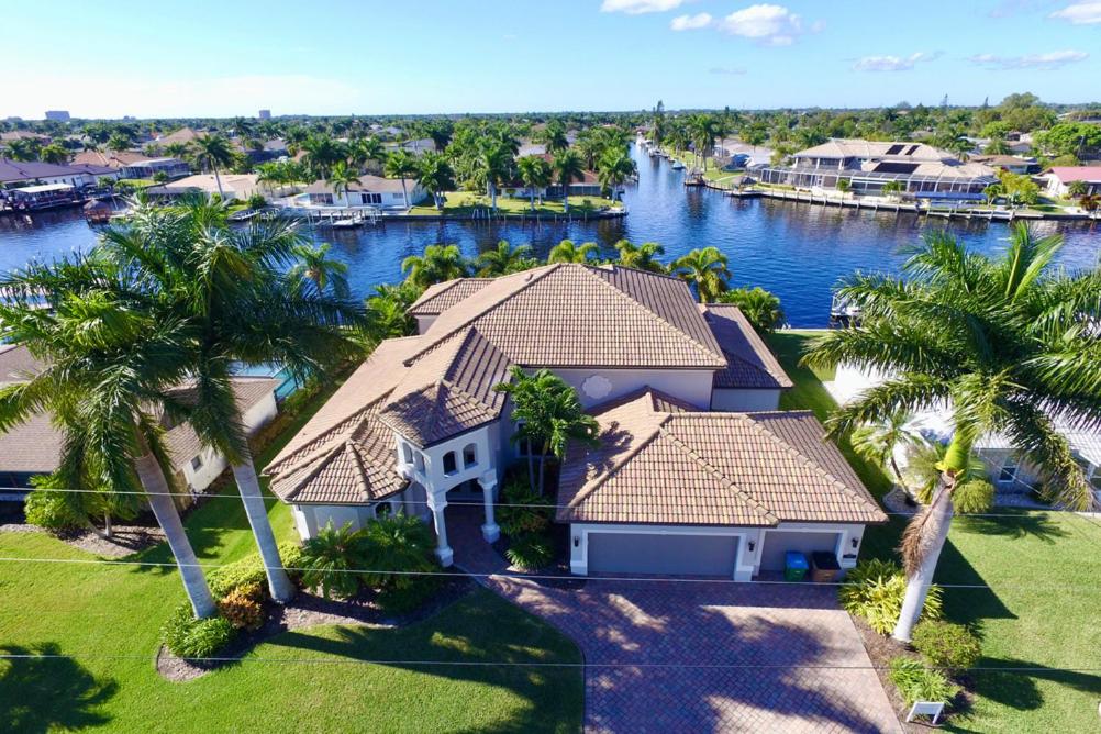 CoralVilla Dolphin`s Surf - great boating location, pool, spa, view view 2