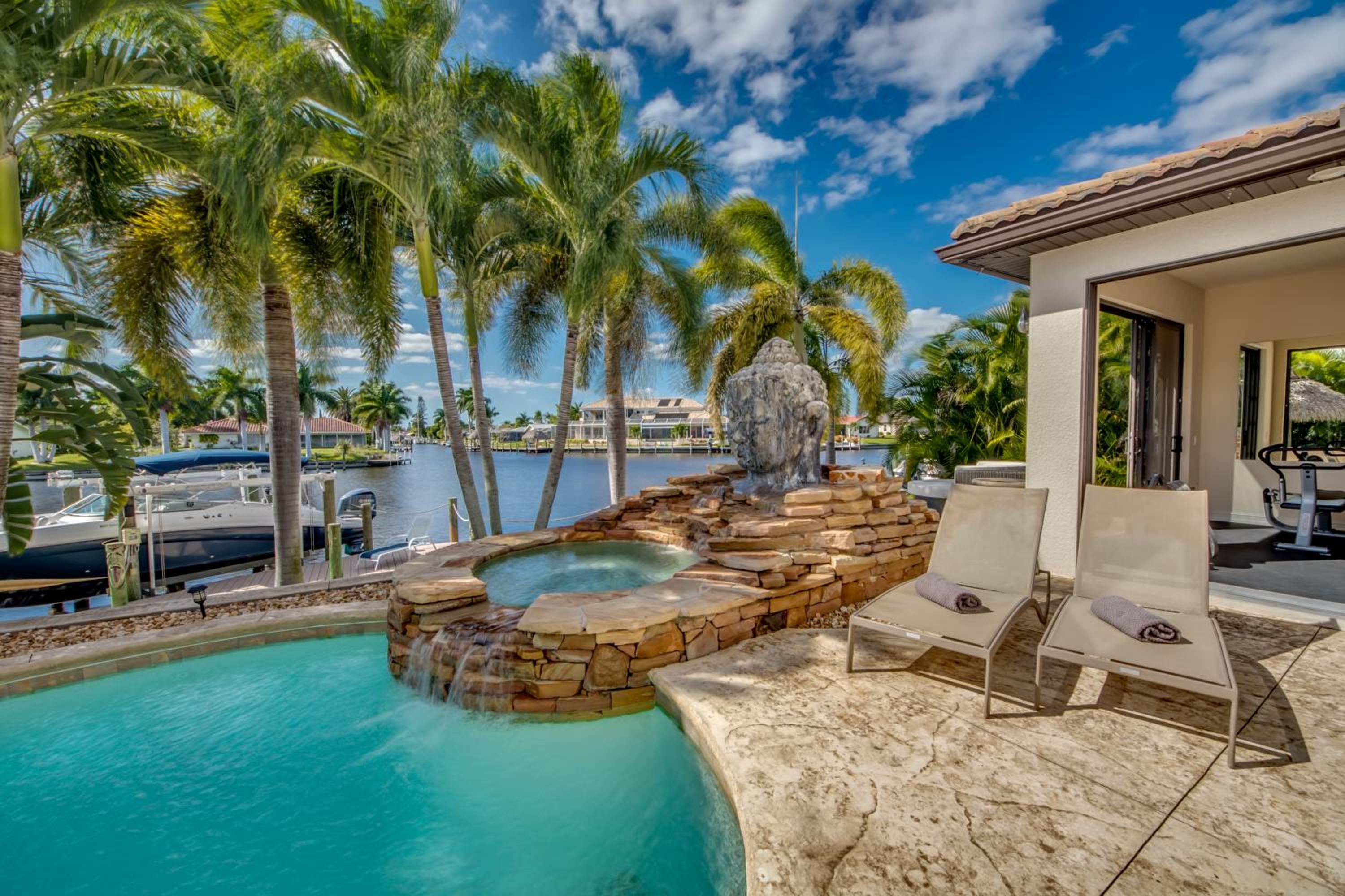 CoralVilla Dolphin`s Surf - great boating location, pool, spa, view view 5