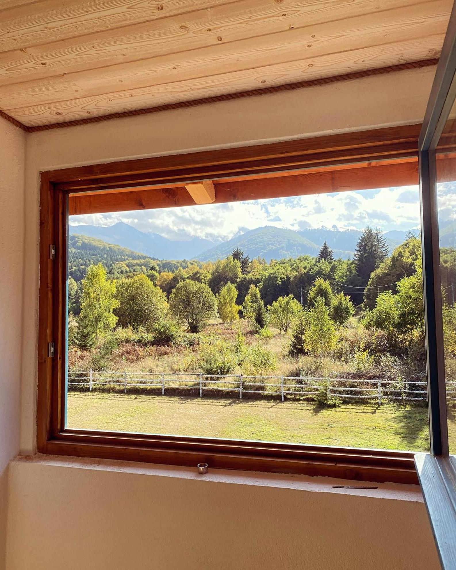 La poale de munte view 3