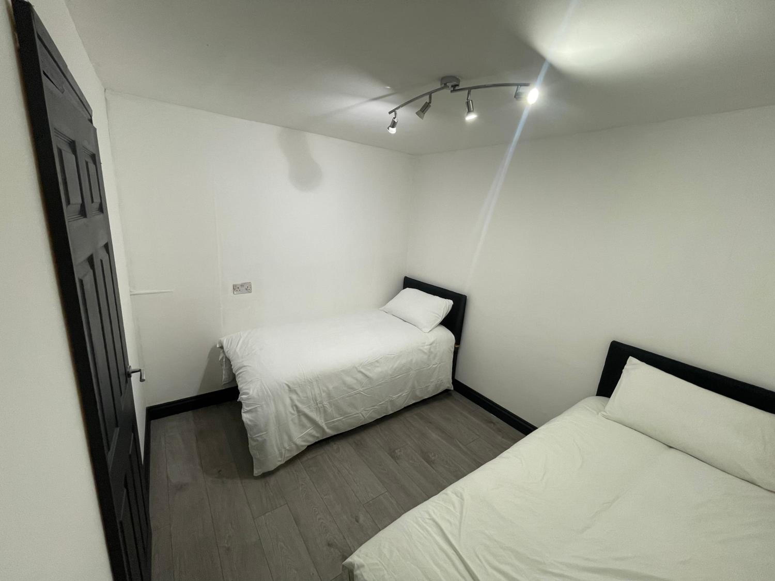 Four Bedrooms and Two Bathrooms up to Nine People view 4