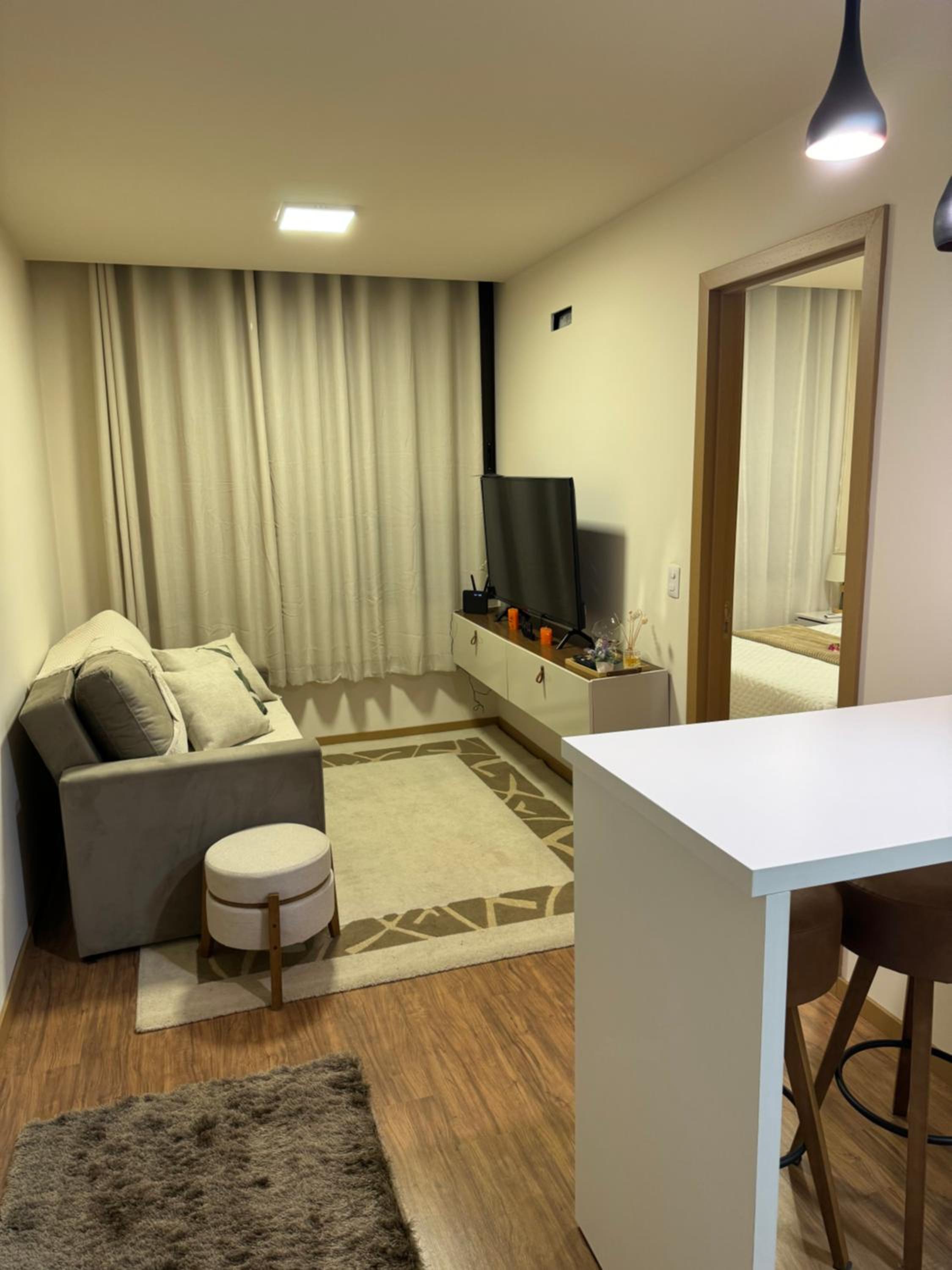 Novo, suíte, gar, prox Hospital, Centro