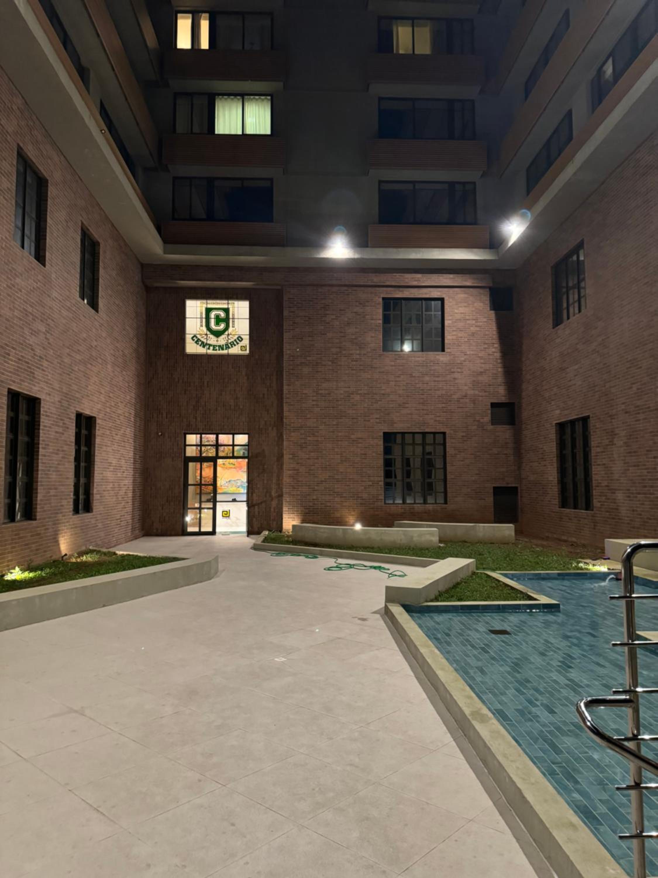 Novo, suíte, gar, prox Hospital, Centro