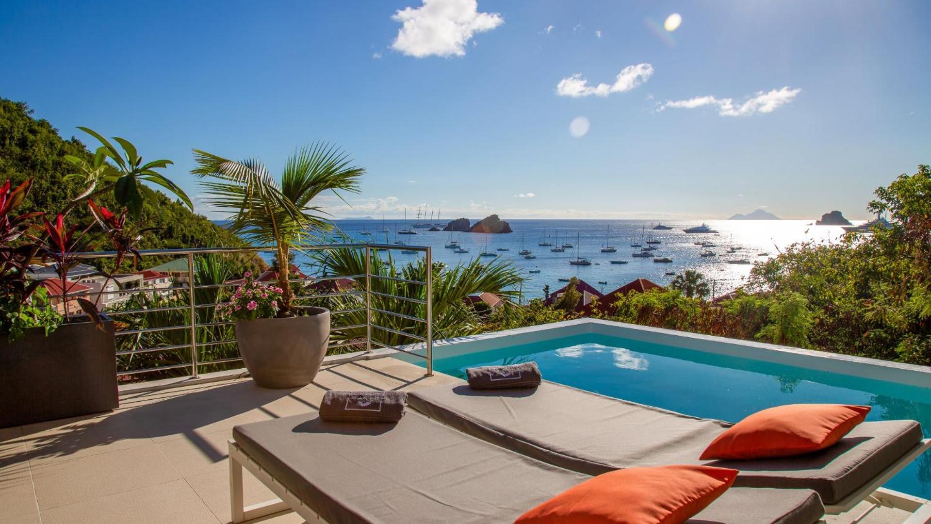 Superb Villa with Refined Decorations