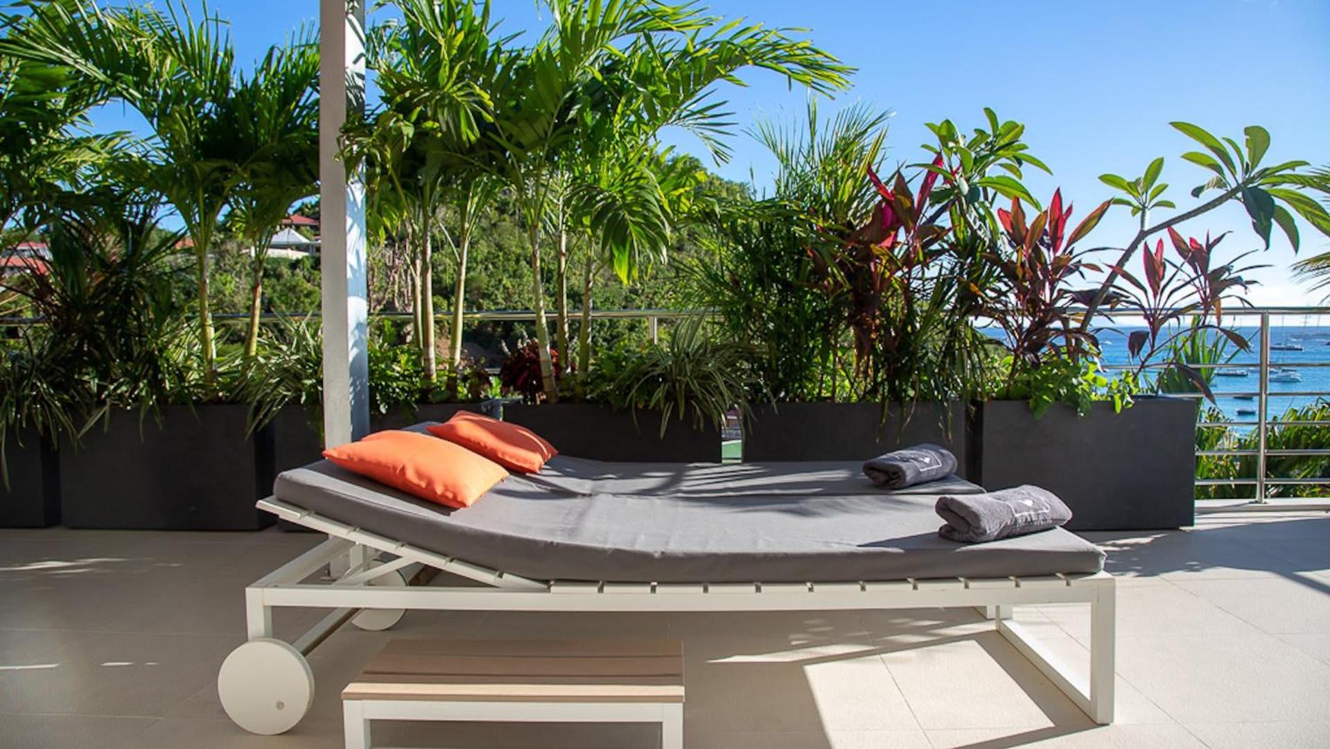 Superb Villa with Refined Decorations