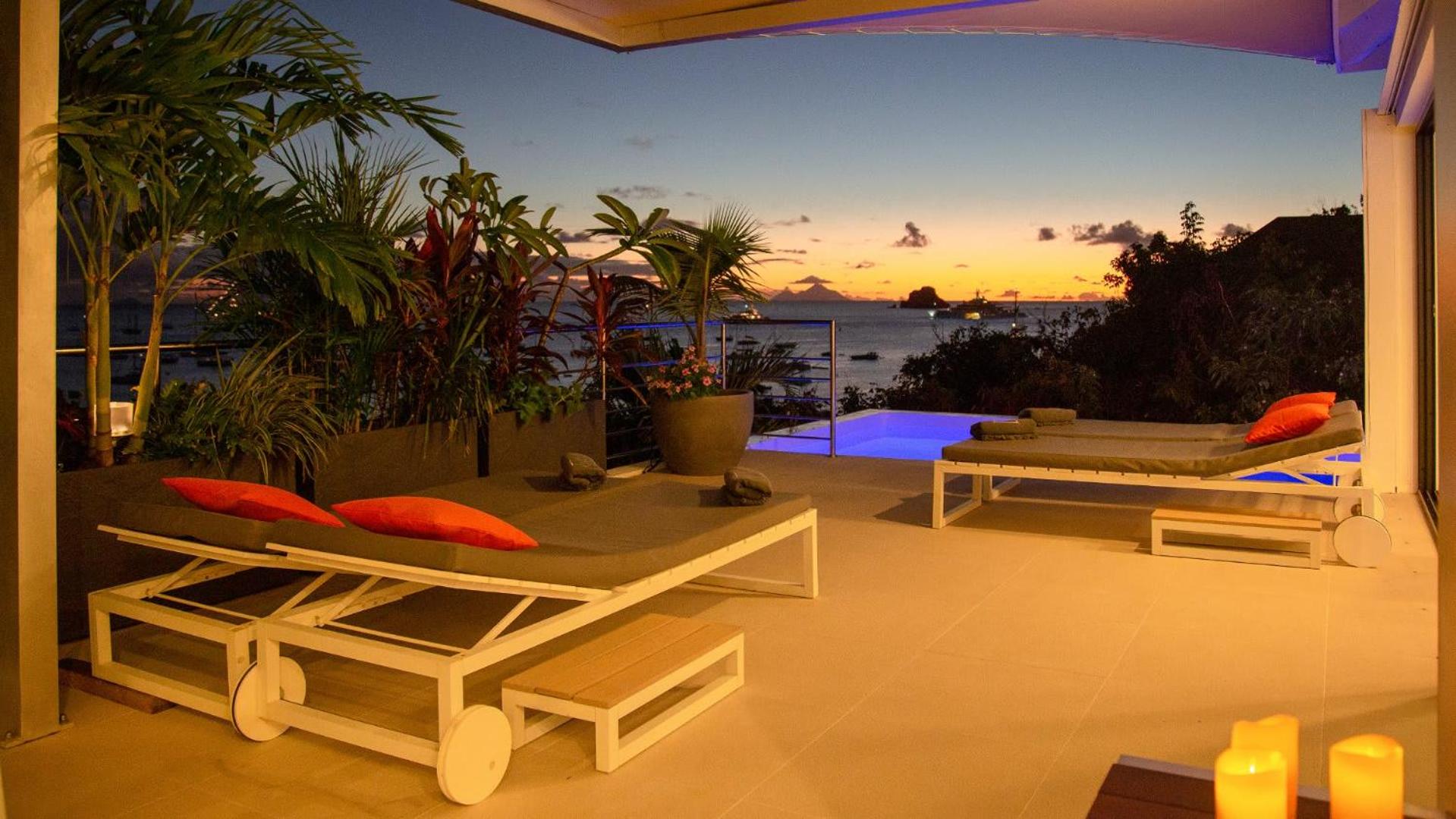 Superb Villa with Refined Decorations