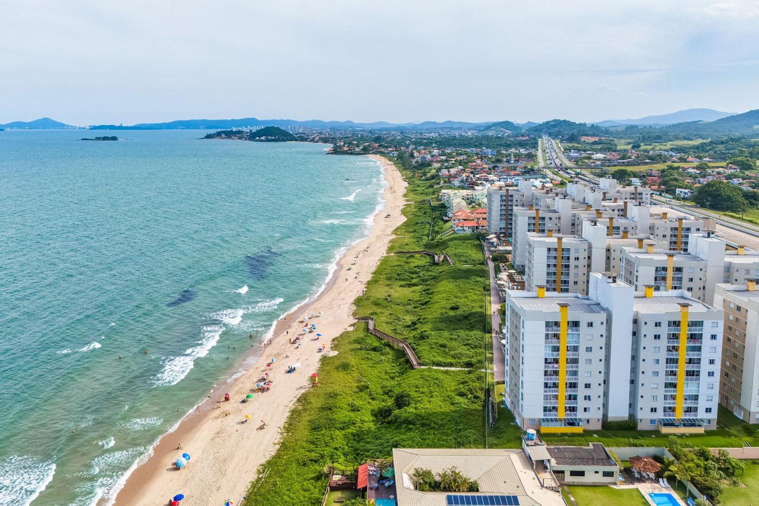 VAC - Condomínio beira mar na Praia de Itajubá