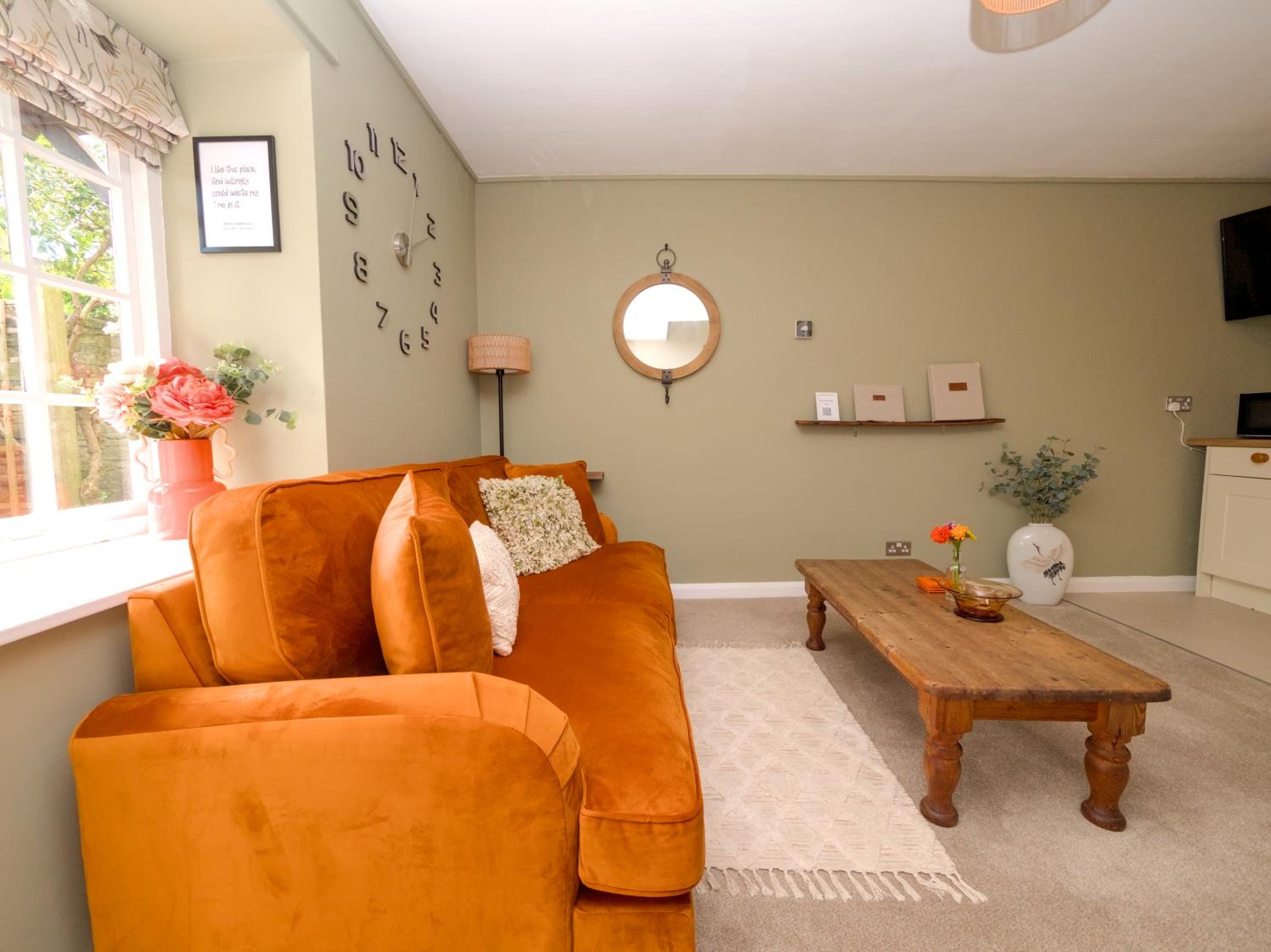 The Lilley Pad in Ludlow Cosy, Central, Perfect for Couples, Netflix & Parking Permit