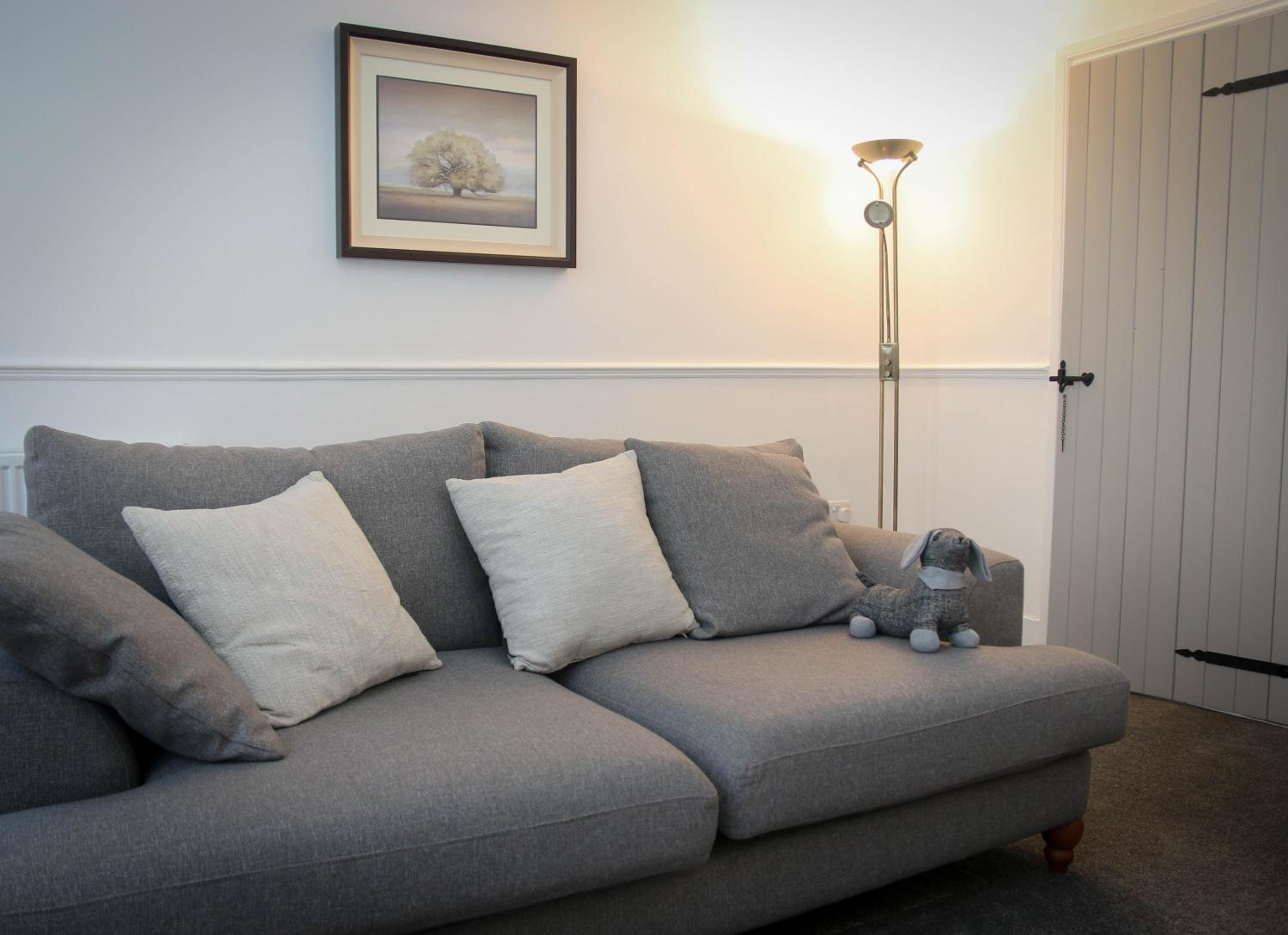 Contractor Friendly 2-Bed - Fast Wi-Fi & Netflix