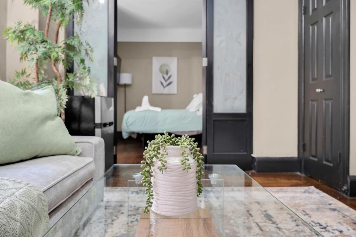 Central Location and Walkable Condo in NY with GYM