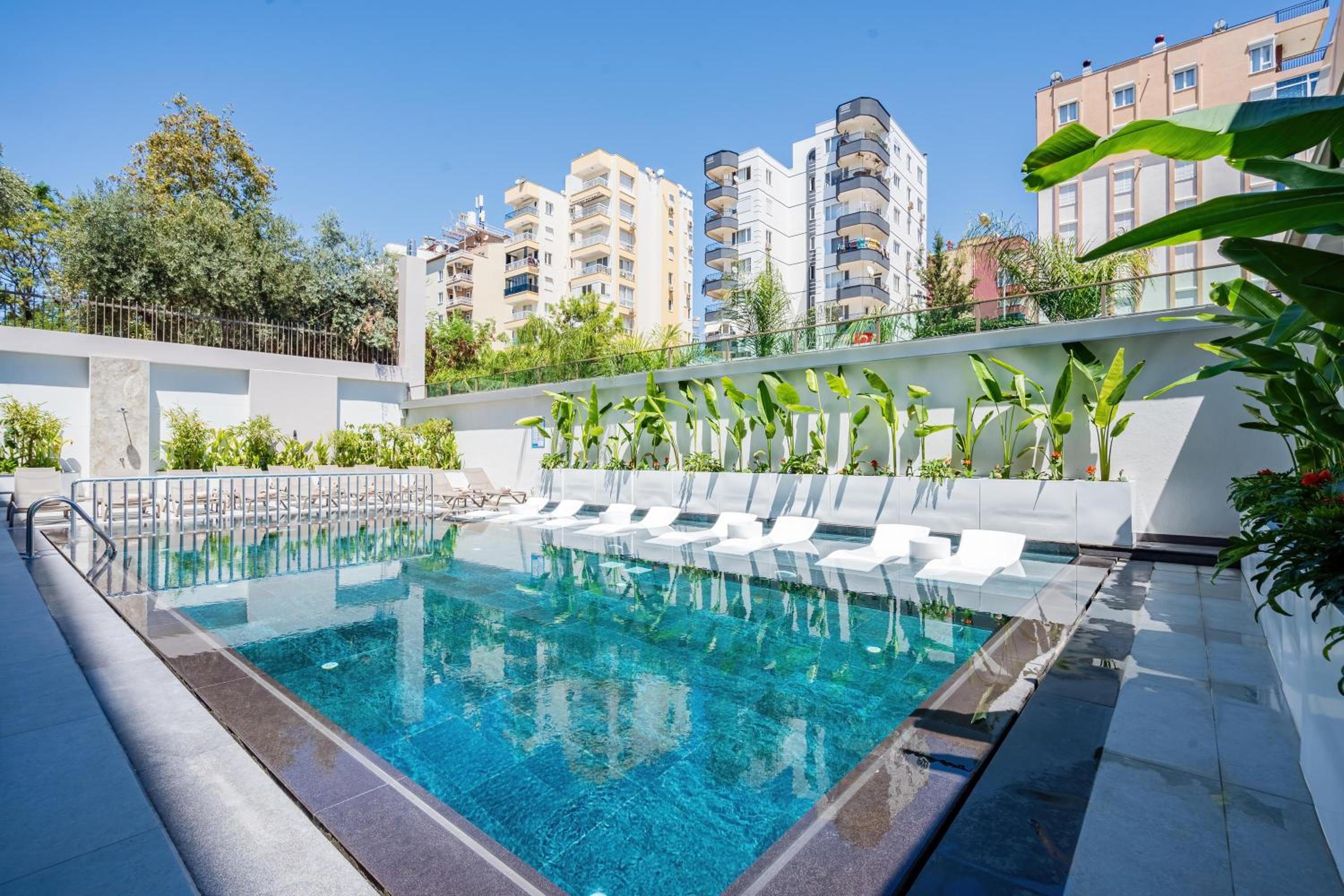 Awen Lara Hotel - Image 6