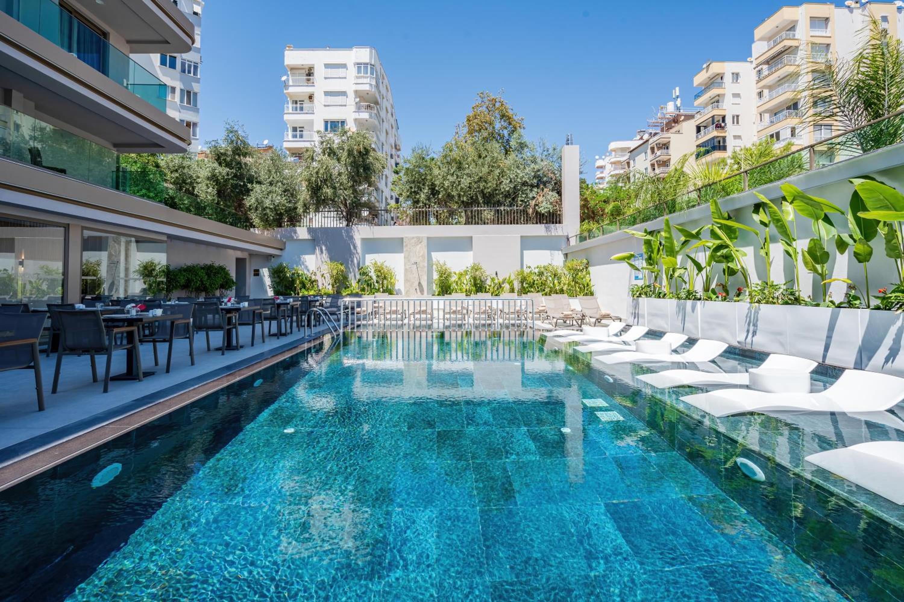 Awen Lara Hotel - Image 5