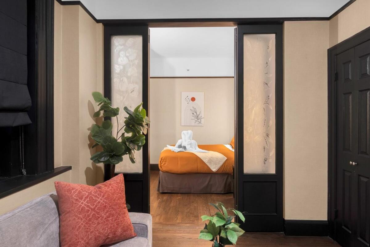 Stunning Condo in Heart of New York with GYM & MORE