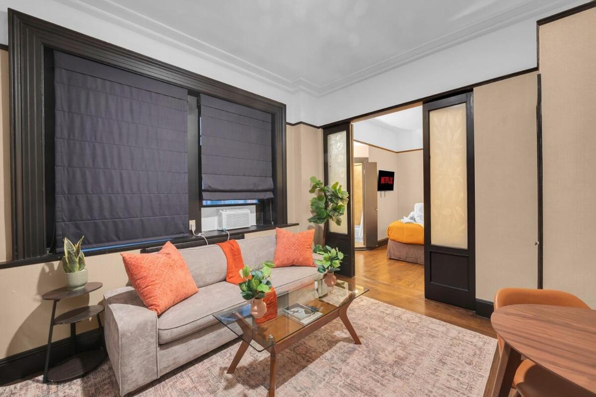 Stunning Condo in Heart of New York with GYM & MORE