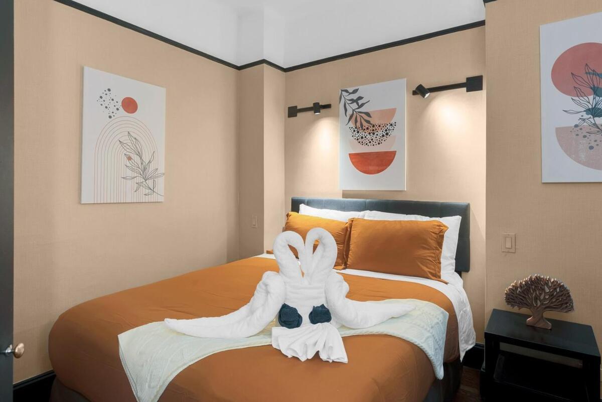 Stunning Condo in Heart of New York with GYM & MORE