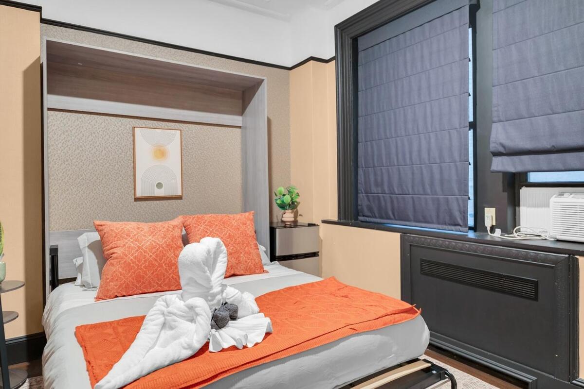 Stunning Condo in Heart of New York with GYM & MORE