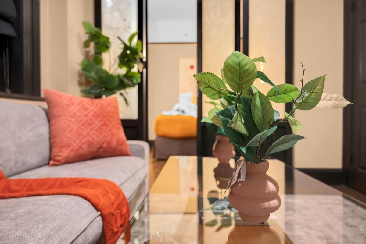 Stunning Condo in Heart of New York with GYM & MORE