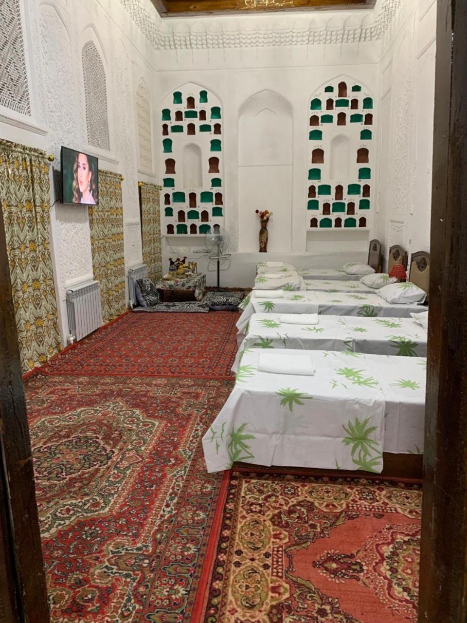 Mekhtar famili 18th century old hause historical UNESCO HERITAGE List 1 minutes to Bukhara Old Town Square Est-Since 1826 for Walk in Guest PARKING, COZY R view 5