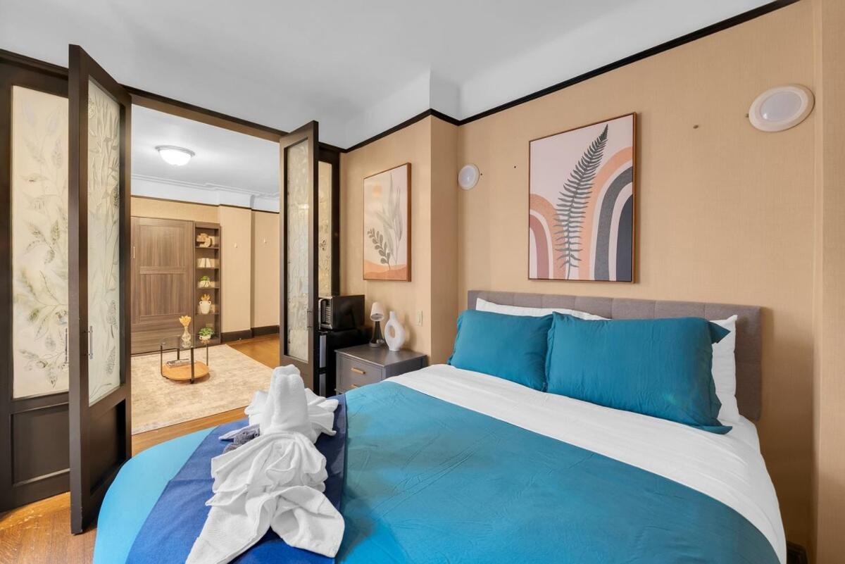 Premier Walking Distance to Times Square Condo NY
