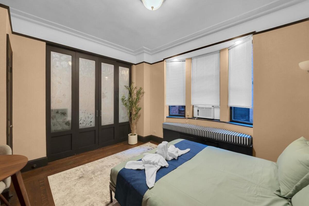 Premier Walking Distance to Times Square Condo NY