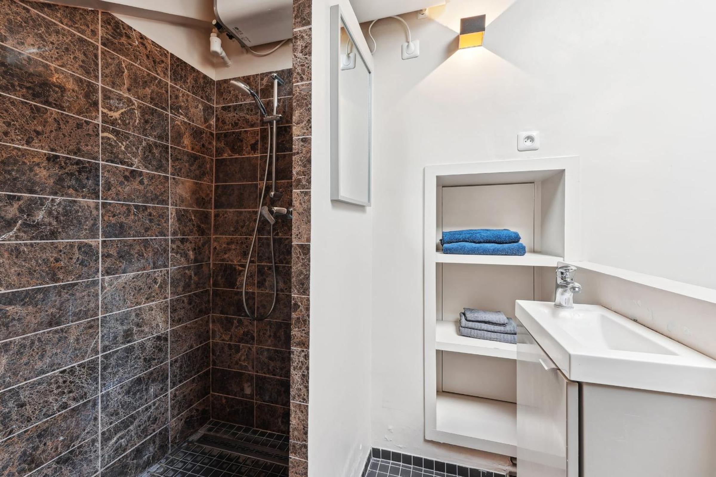 Orsay Invalides - Lille 1bdr by B'Your Home