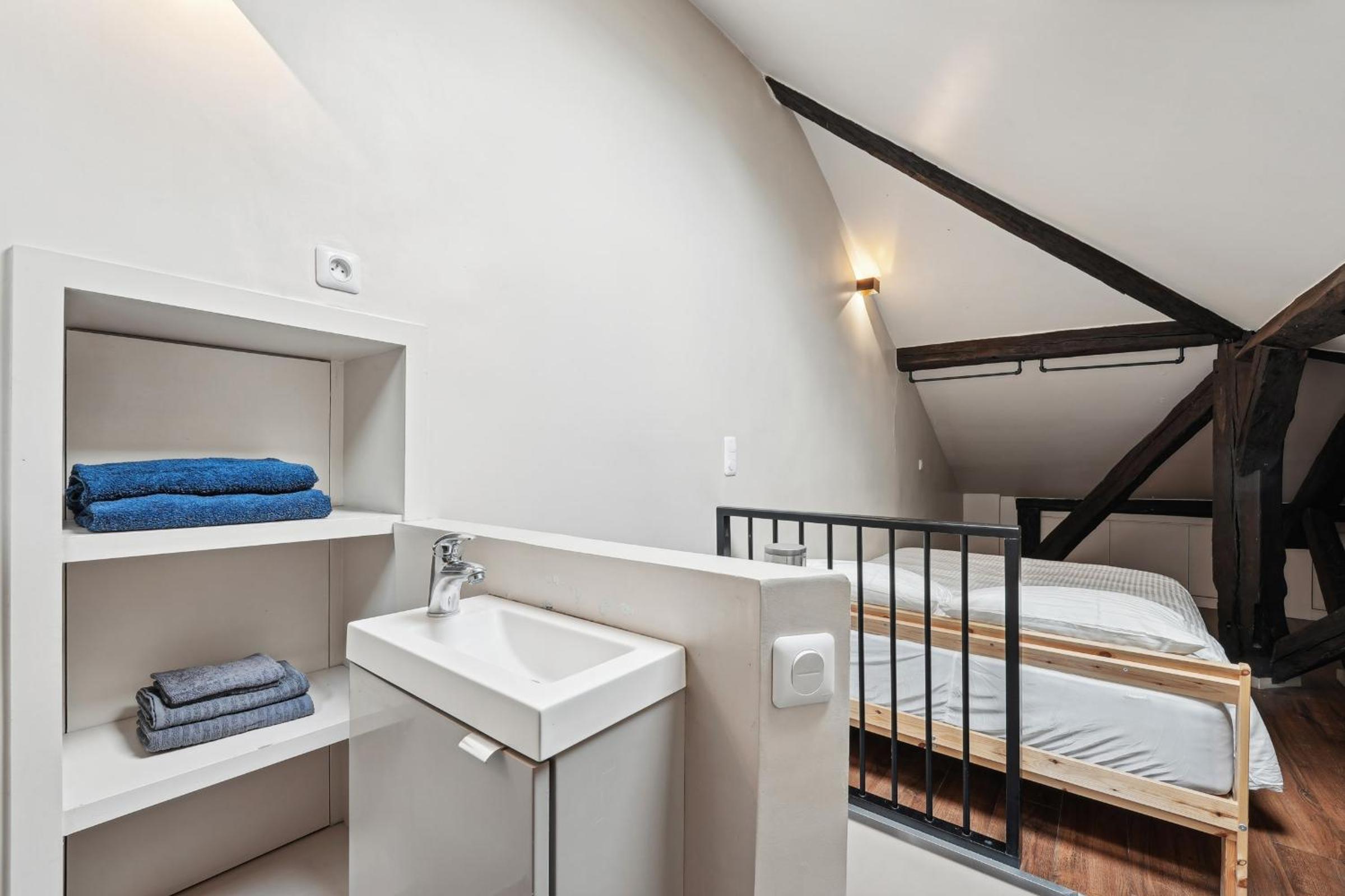 Orsay Invalides - Lille 1bdr by B'Your Home