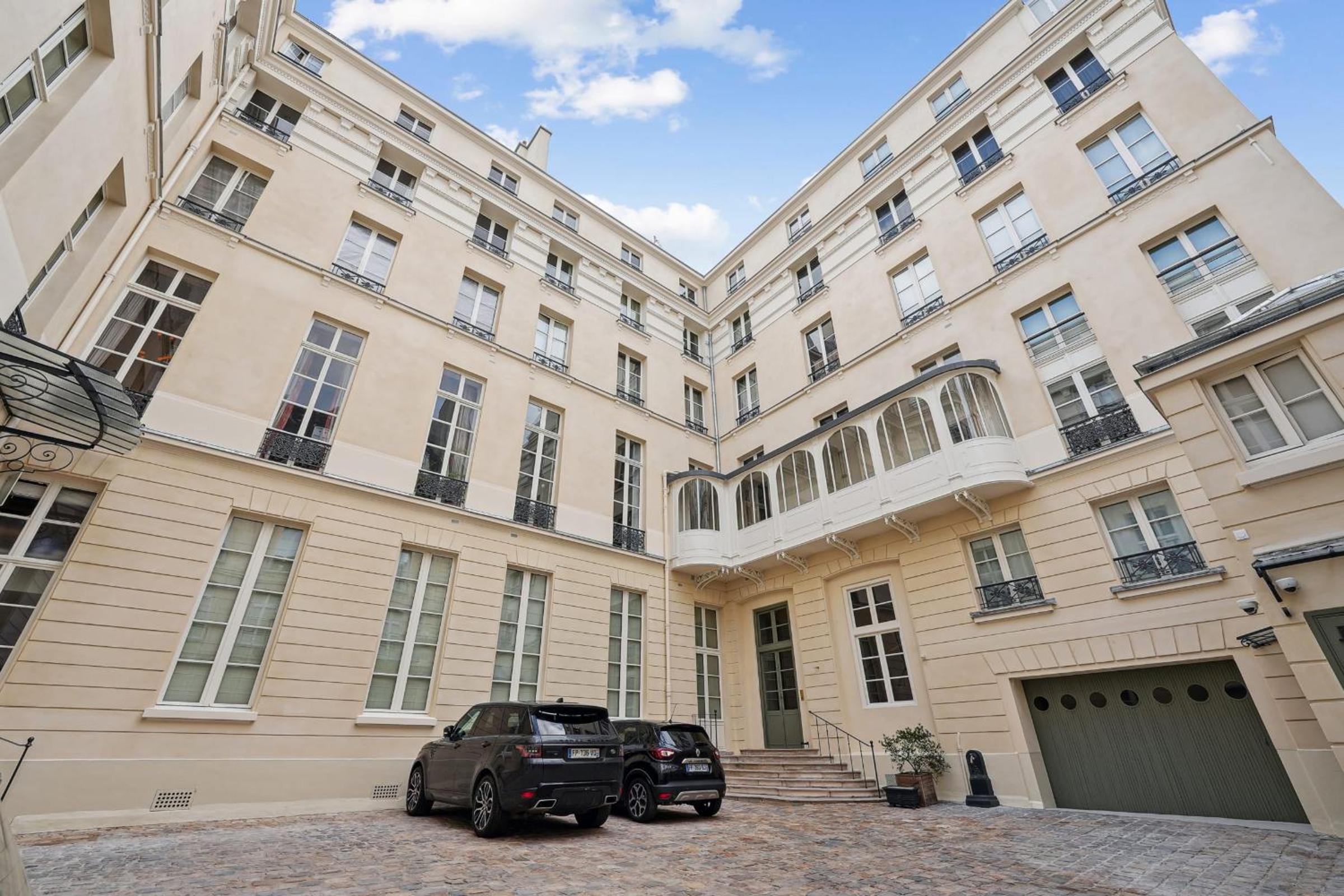 Orsay Invalides - Lille 1bdr by B'Your Home