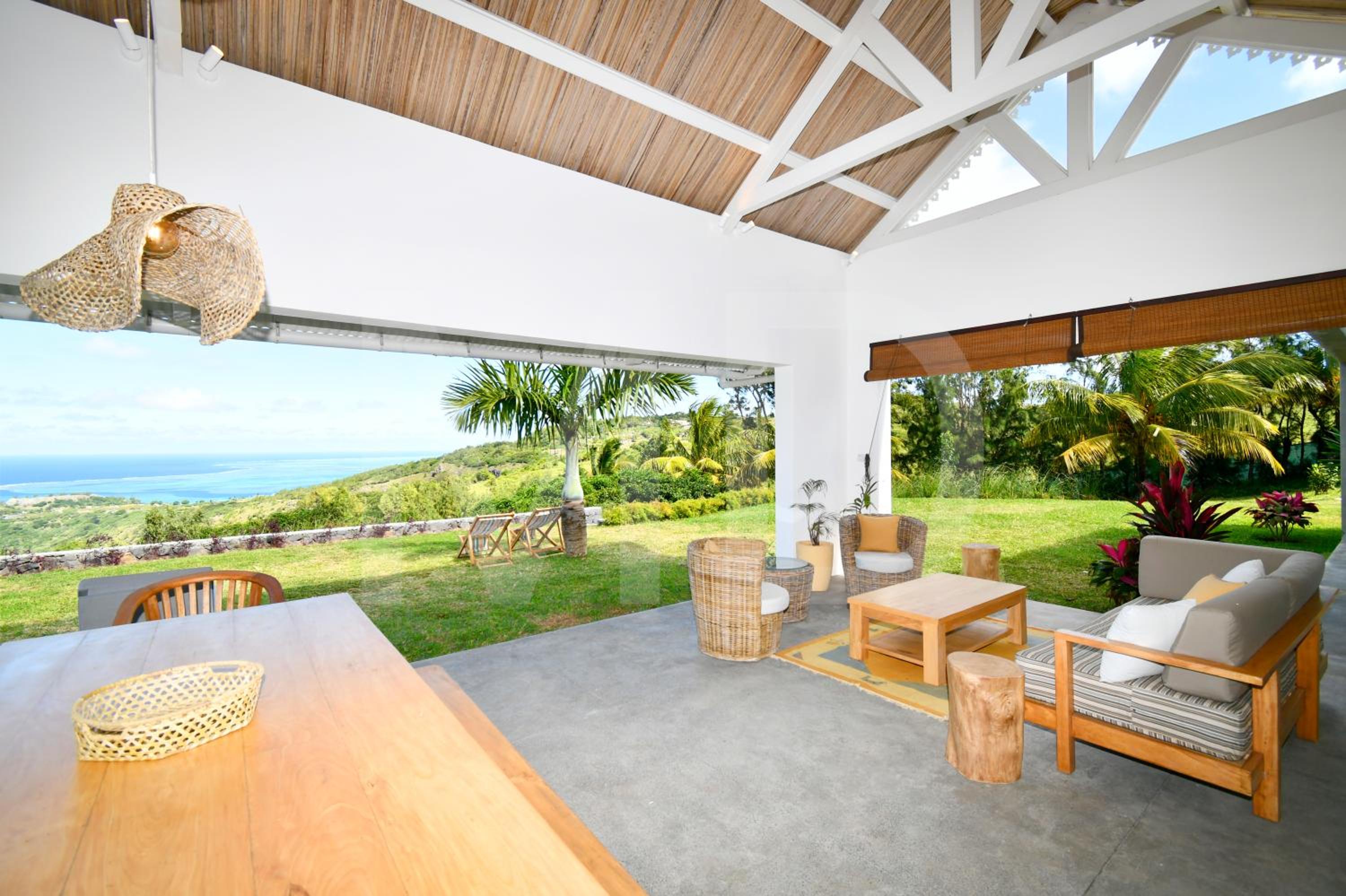 newly build Villa, exquisite views, beach 5 min view 5
