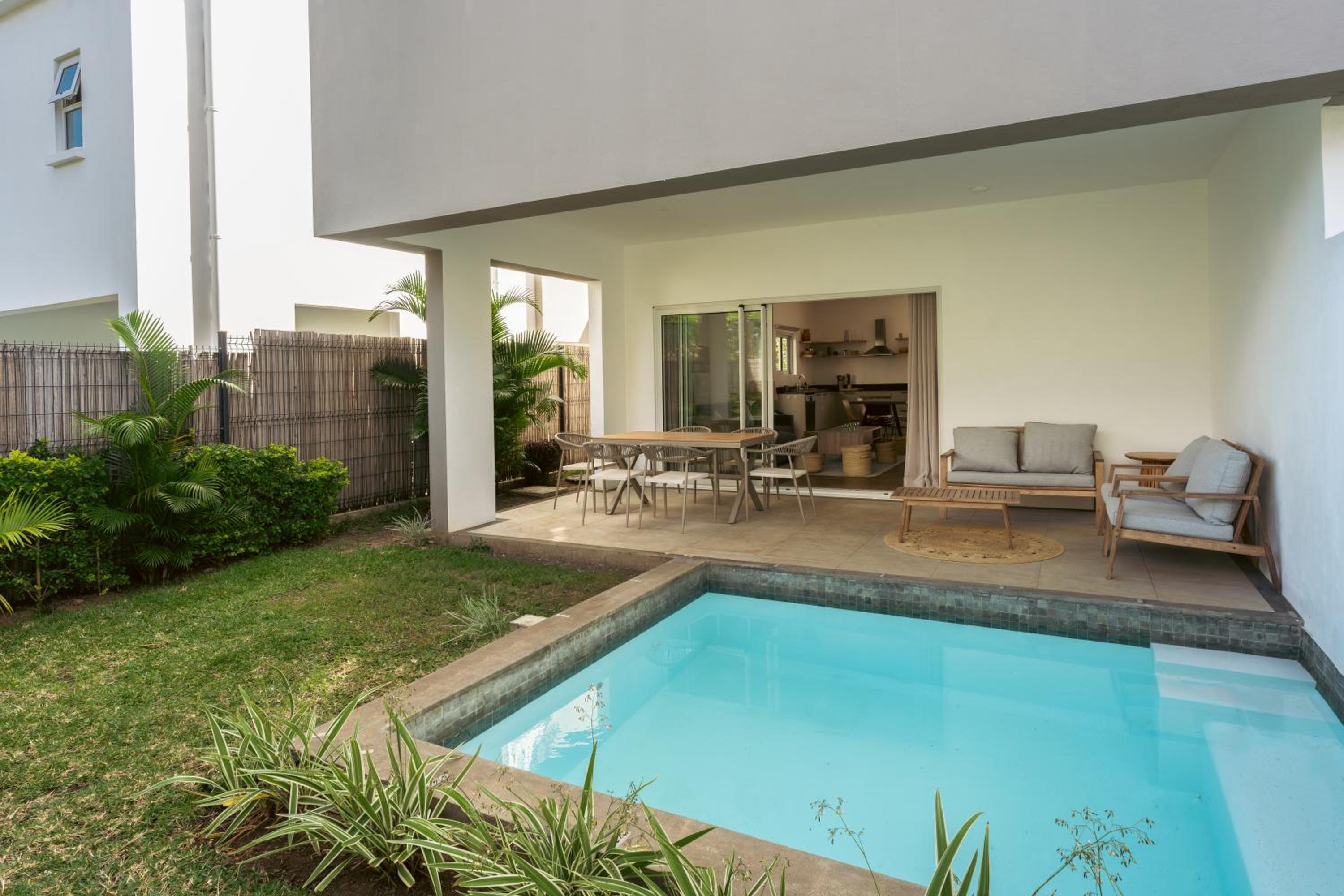 Maison de ville 3 chambres avec piscine et jardin view 3