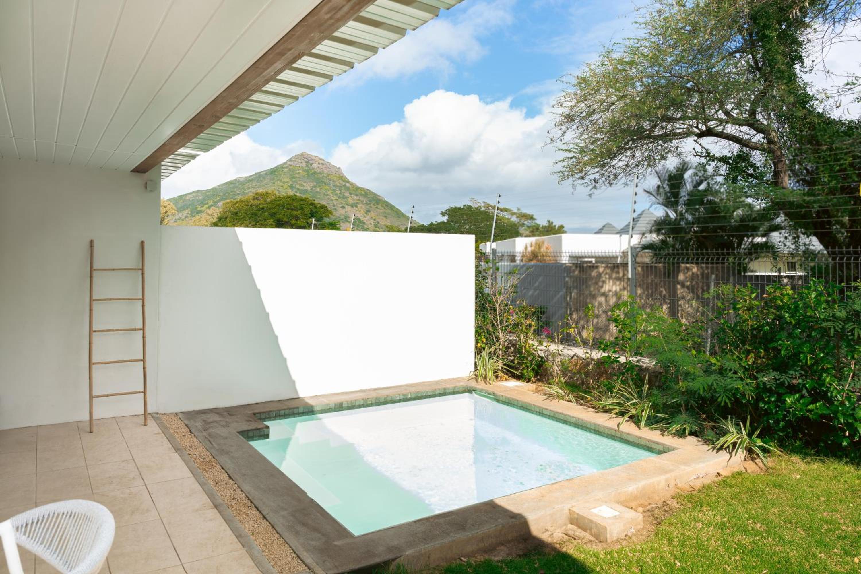 Townhouse moderne avec piscine et jardin view 3