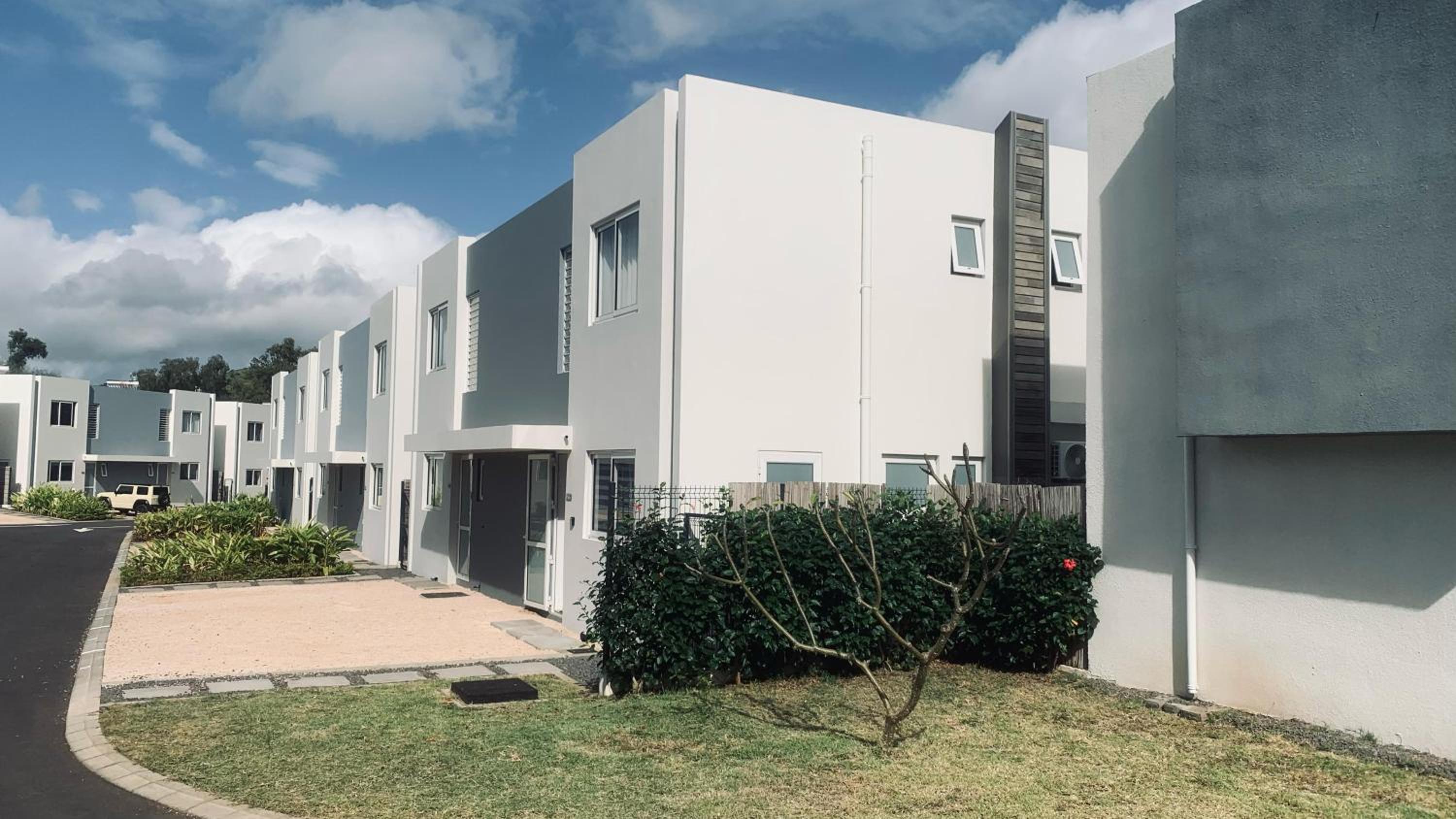 Townhouse moderne avec piscine et jardin view 5
