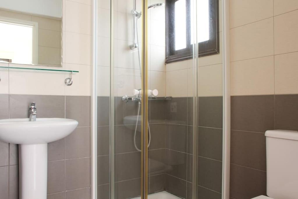 Villa Vounos - 5 Bedroom all en-suit with pvt pool