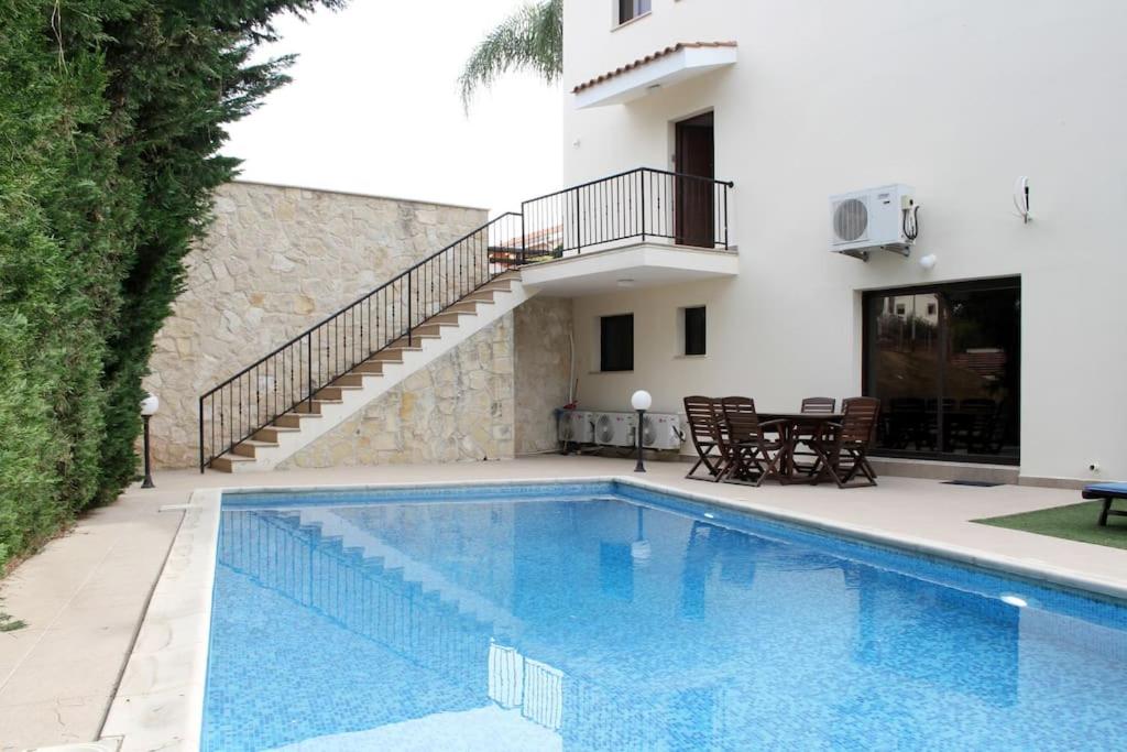 Villa Vounos - 5 Bedroom all en-suit with pvt pool