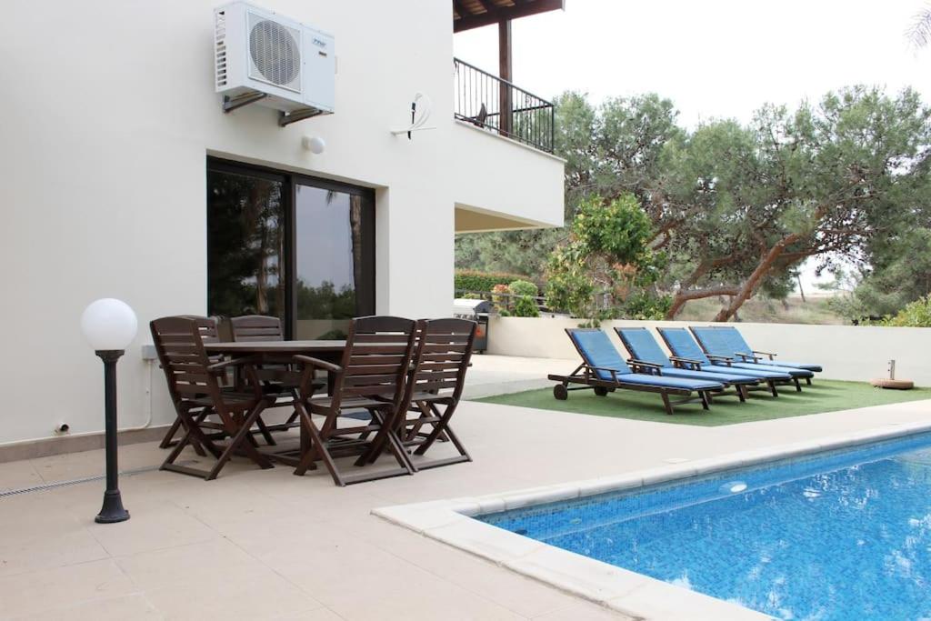 Villa Vounos - 5 Bedroom all en-suit with pvt pool