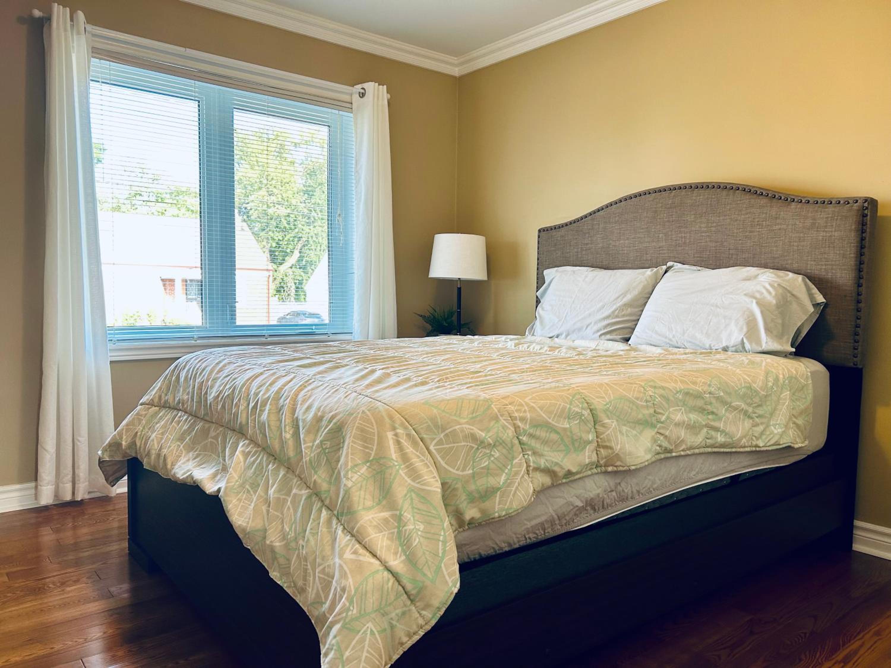 Nice Bedrooms in North York, Ontario