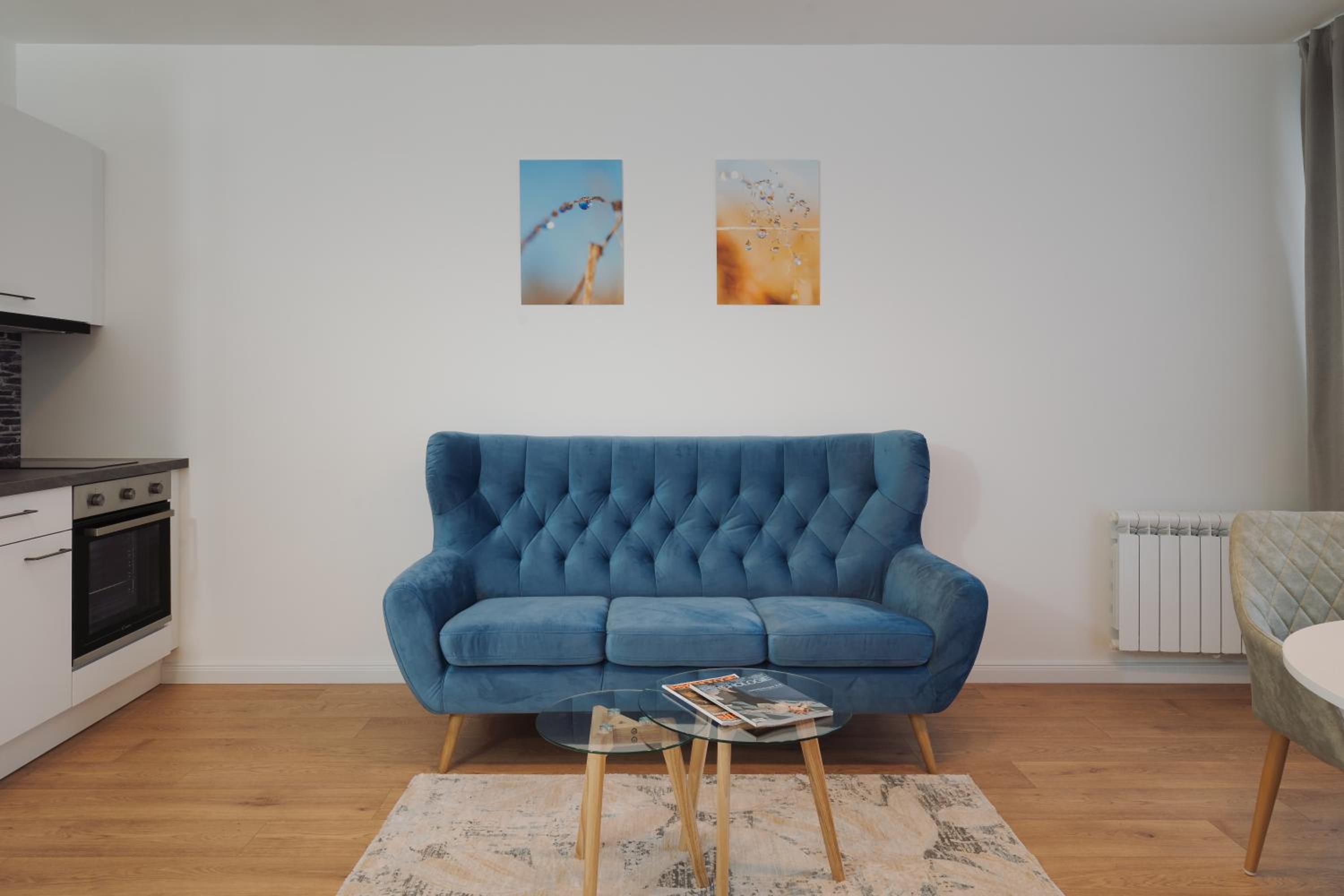 Azure - Cozy City Center Apartment with Balcony