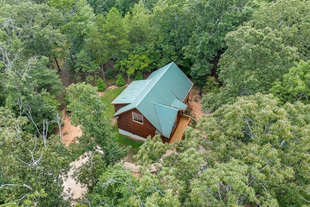Cabin For Two Near Helen w Spa Amenities view 4