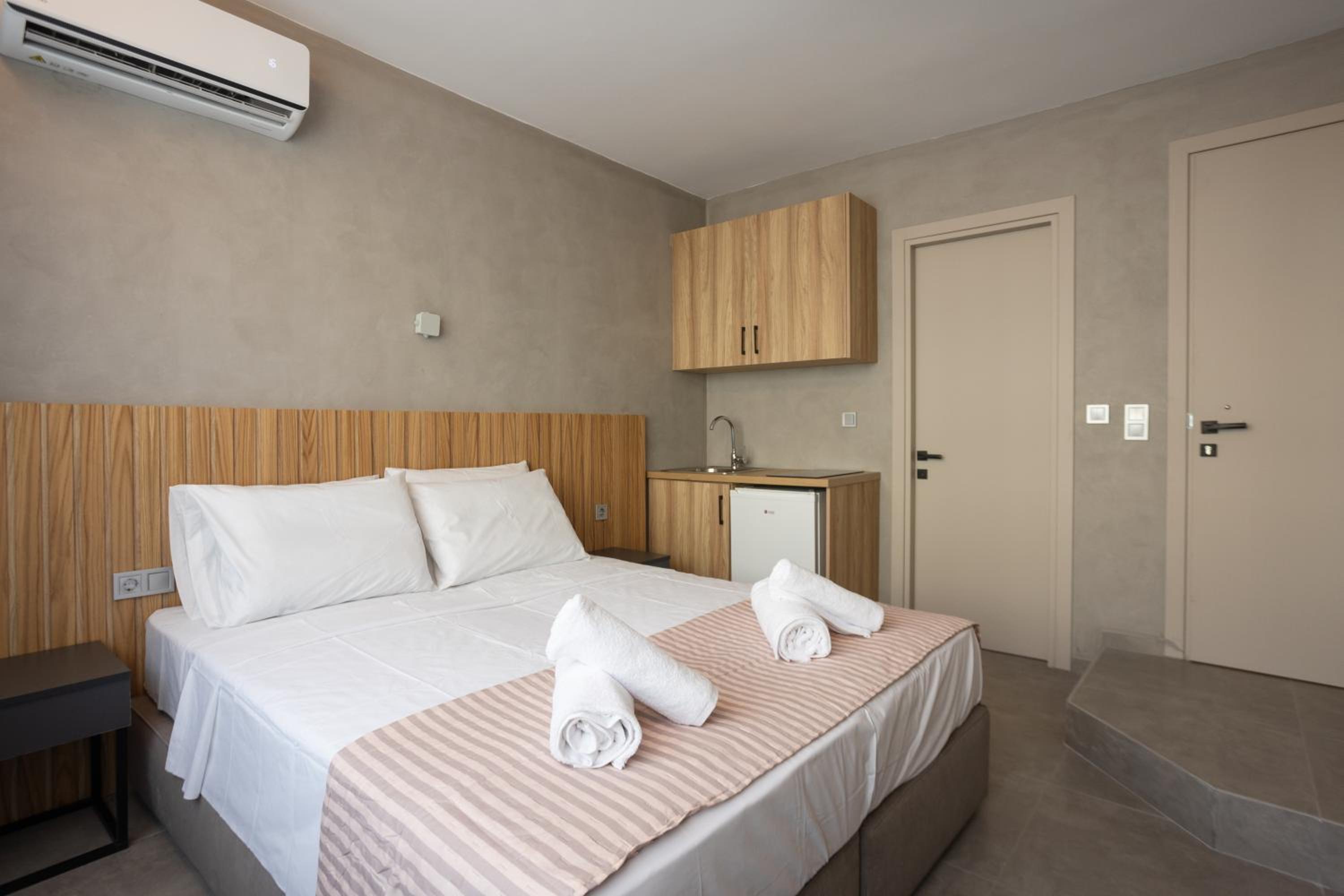 Alkazar Suites