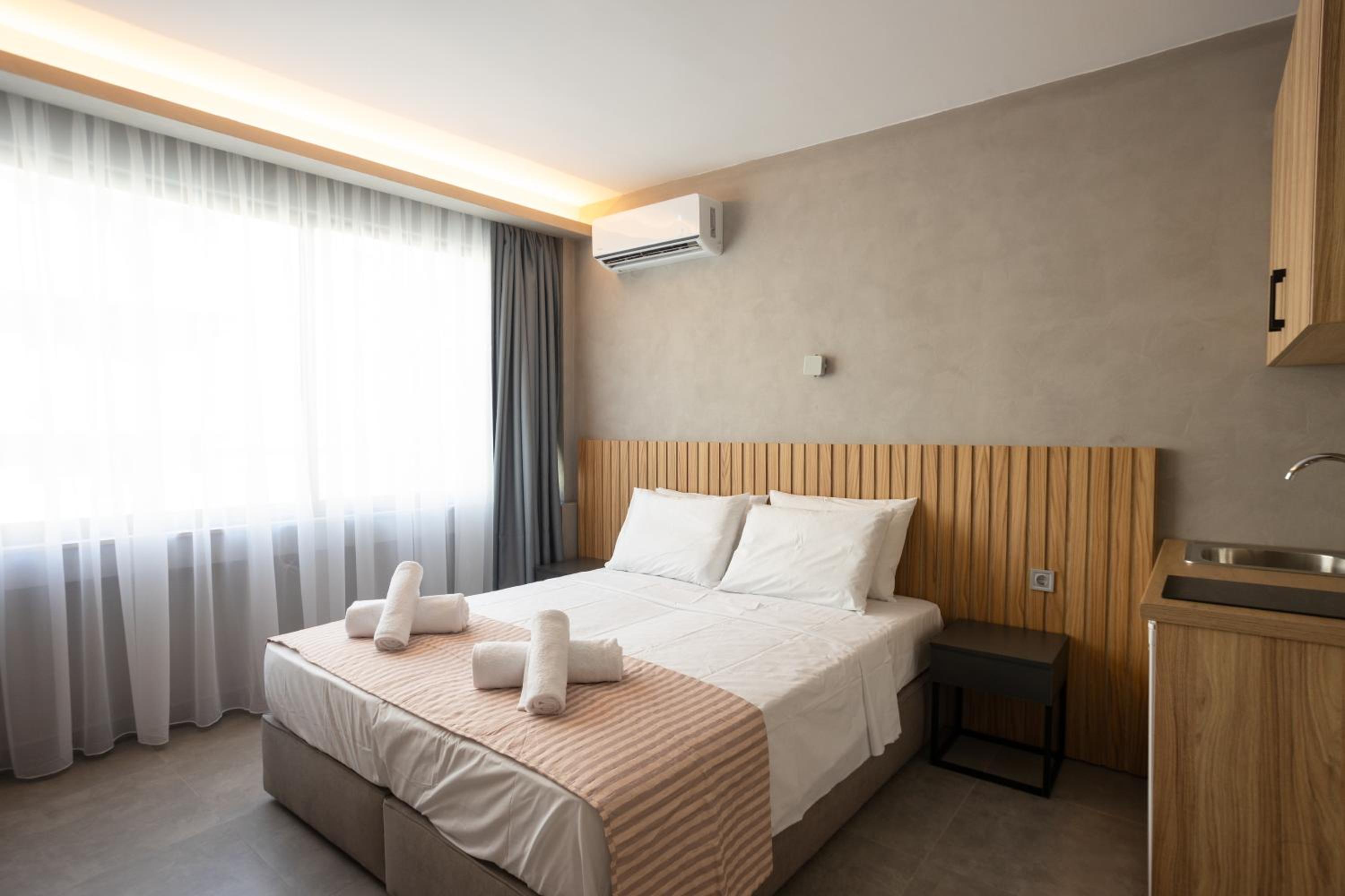 Alkazar Suites