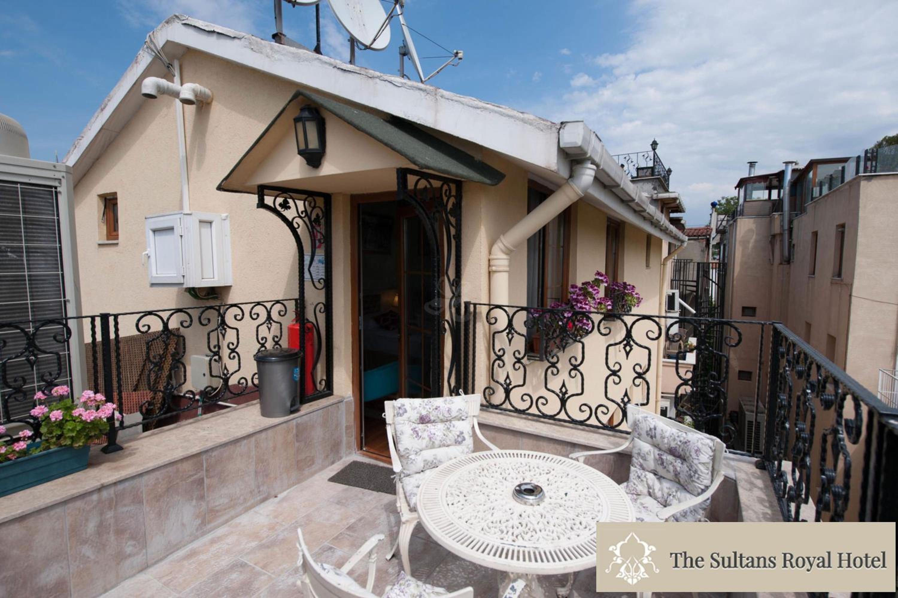 Sultans Royal Hotel - Image 18