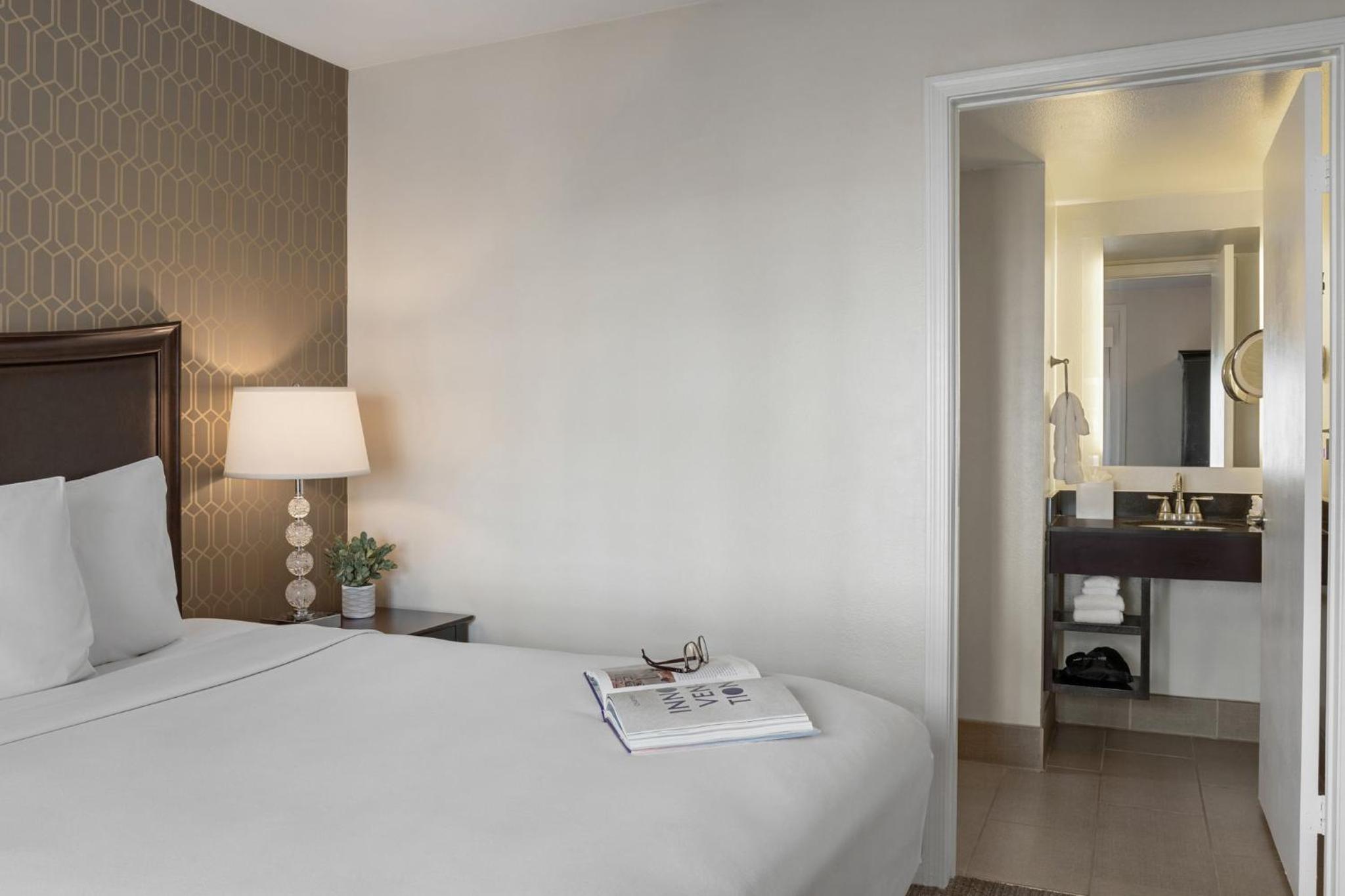 Peacock Suites