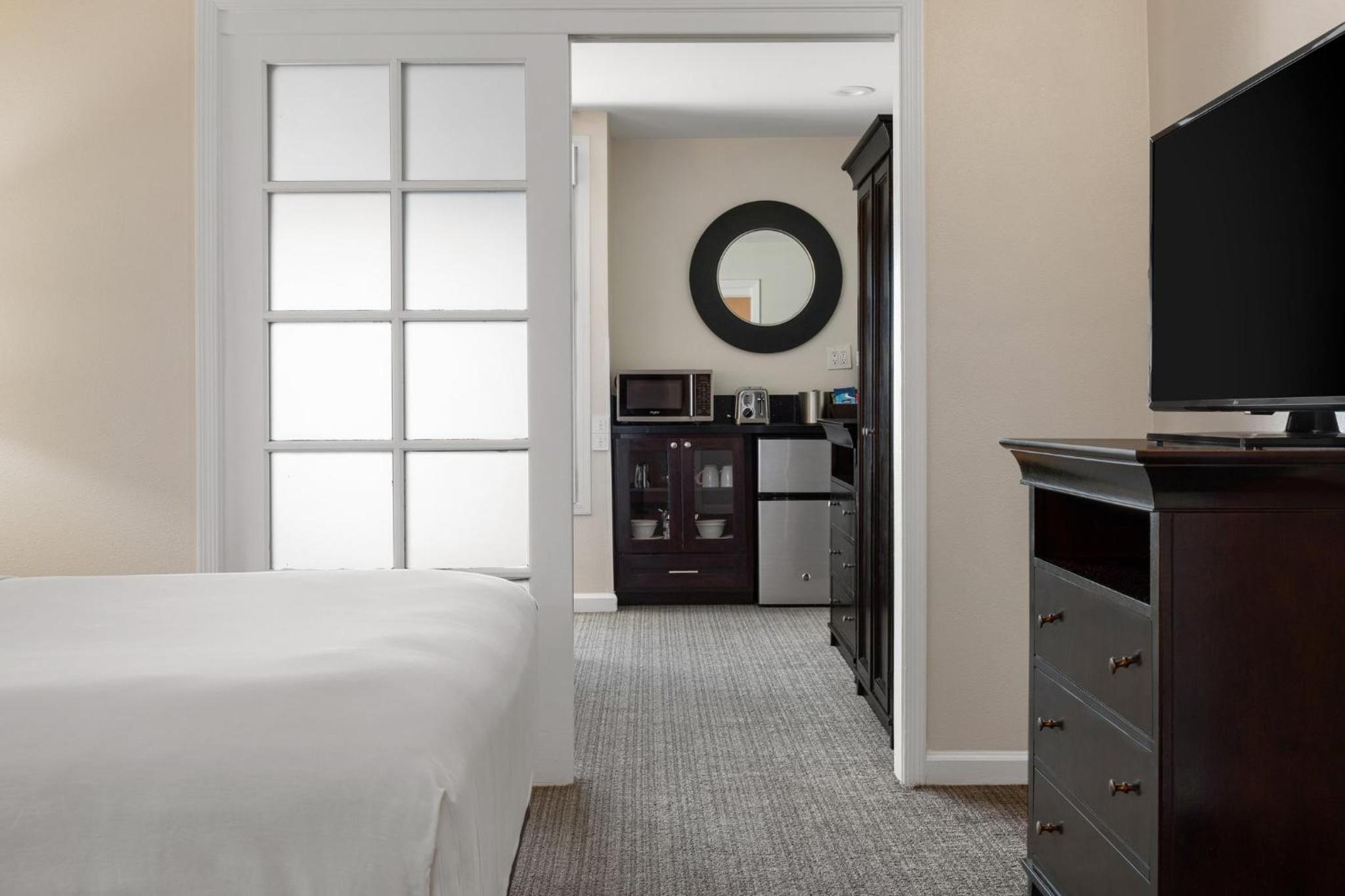Peacock Suites