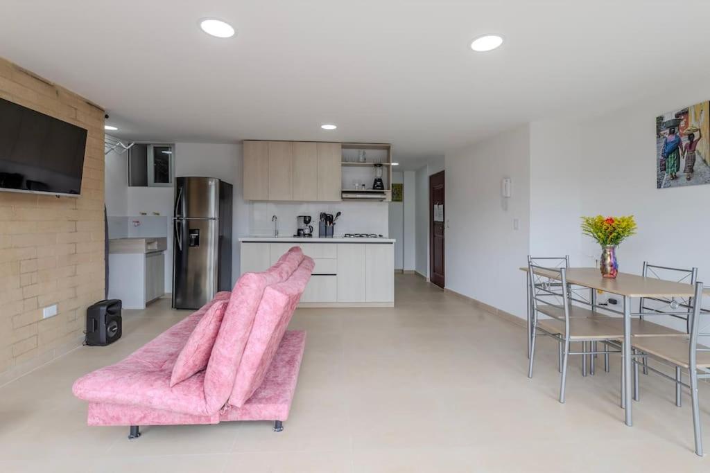 Lindo apartamento en Laureles con piscina 501