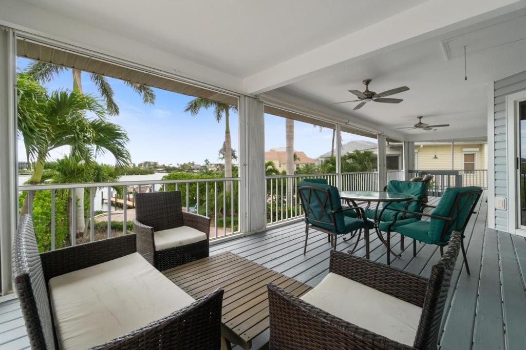 Bayside Retreat, 4 Bedroom, 3 Bath Beach House, Heated Pool, Spa, Boat Dock