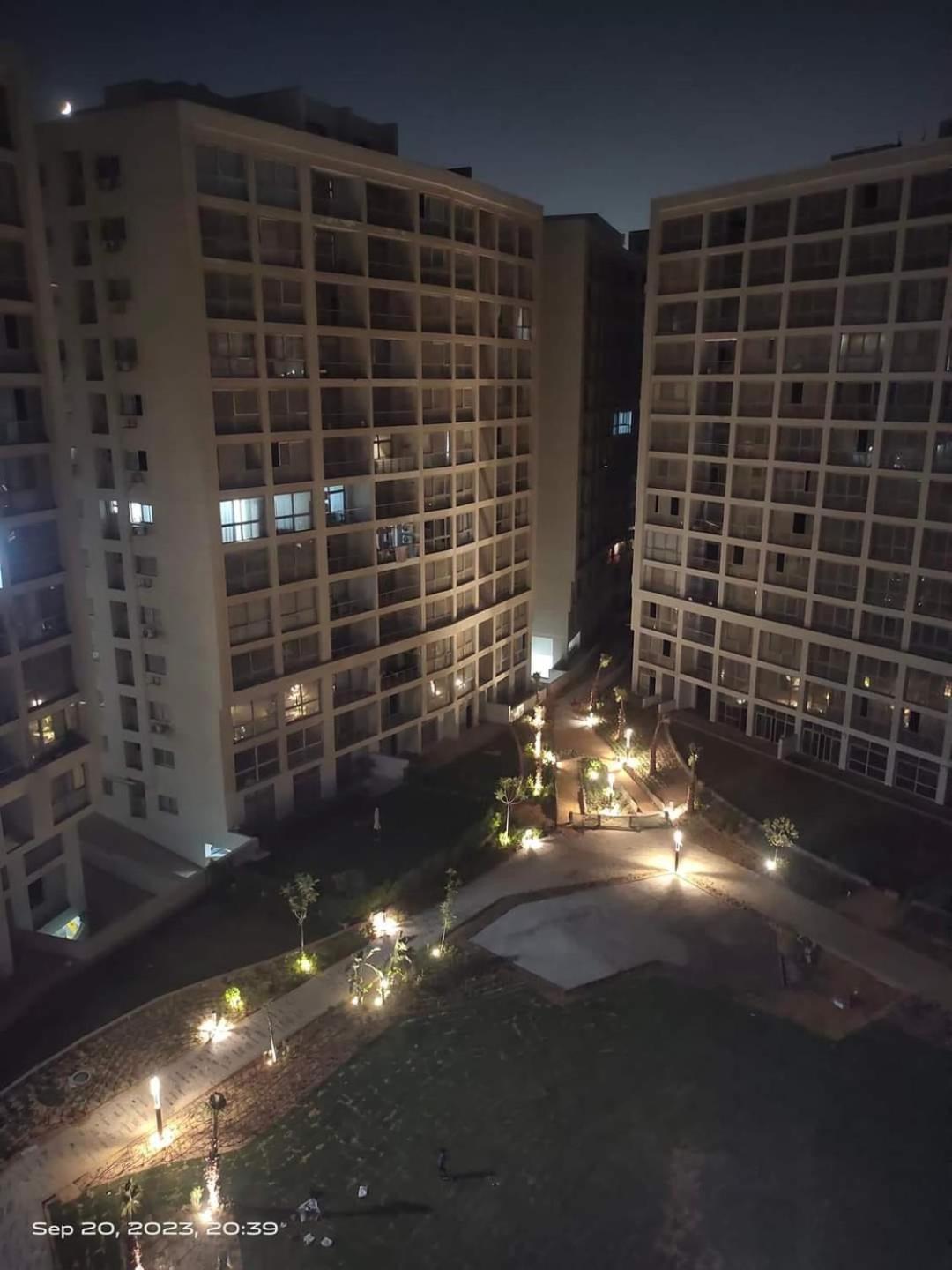 shared flat for women only in compound one katamya