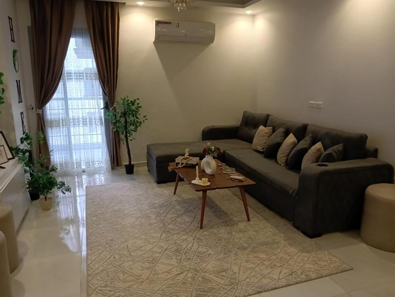 shared flat for women only in compound one katamya