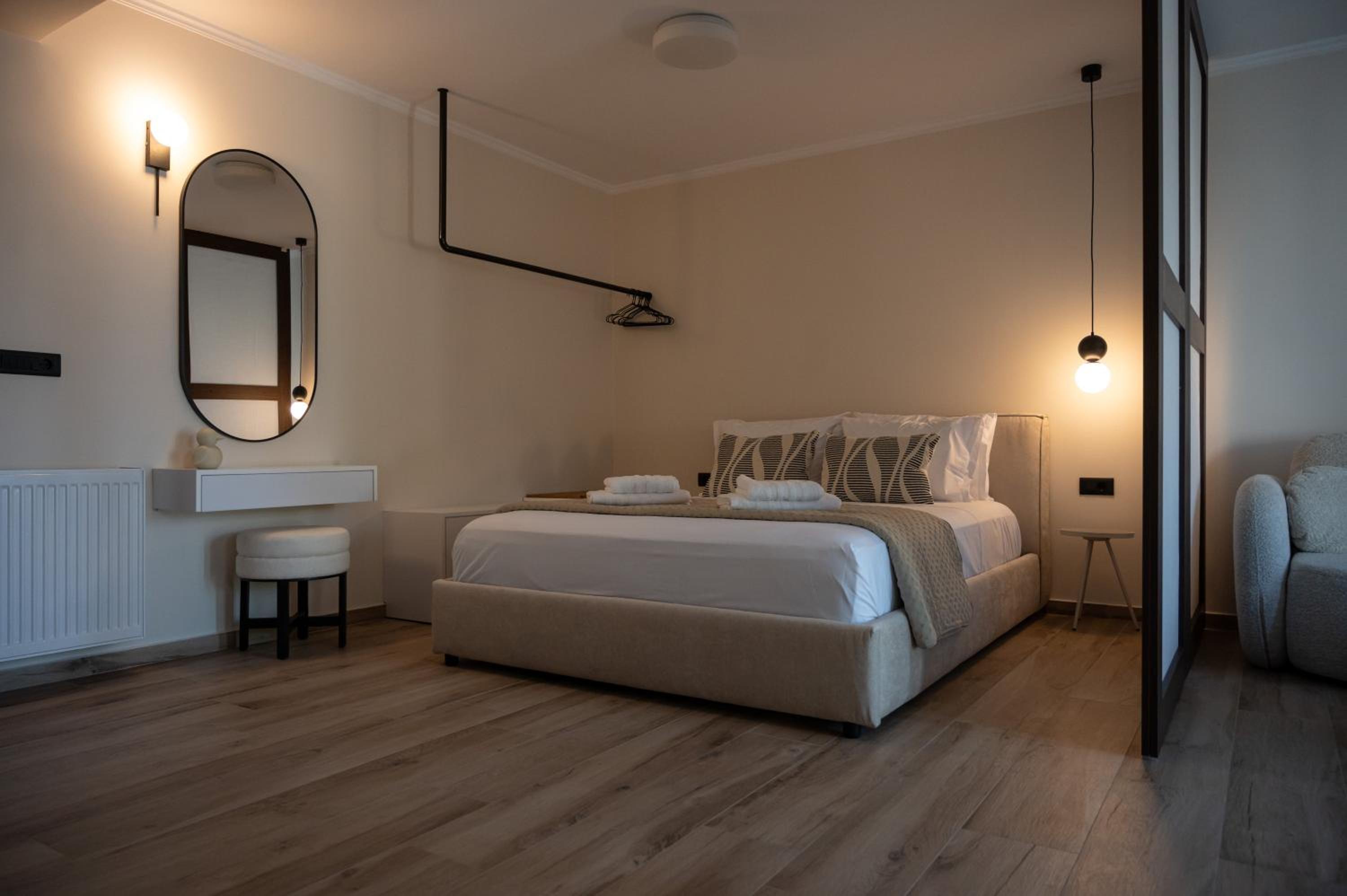 Chrysa's Deluxe Apt