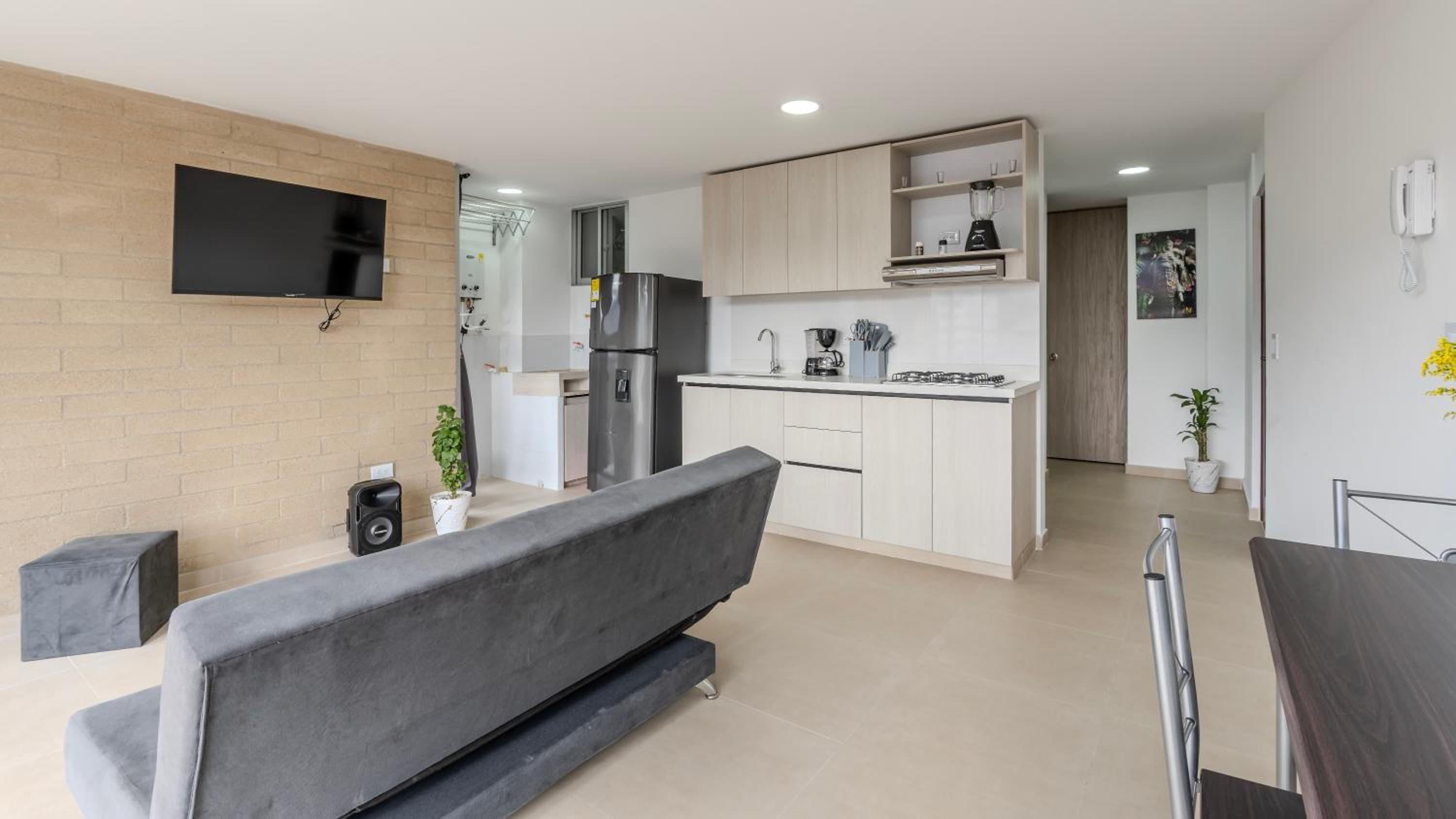 Mirador del Laureles, AC, Piscina, Parqueadero 701